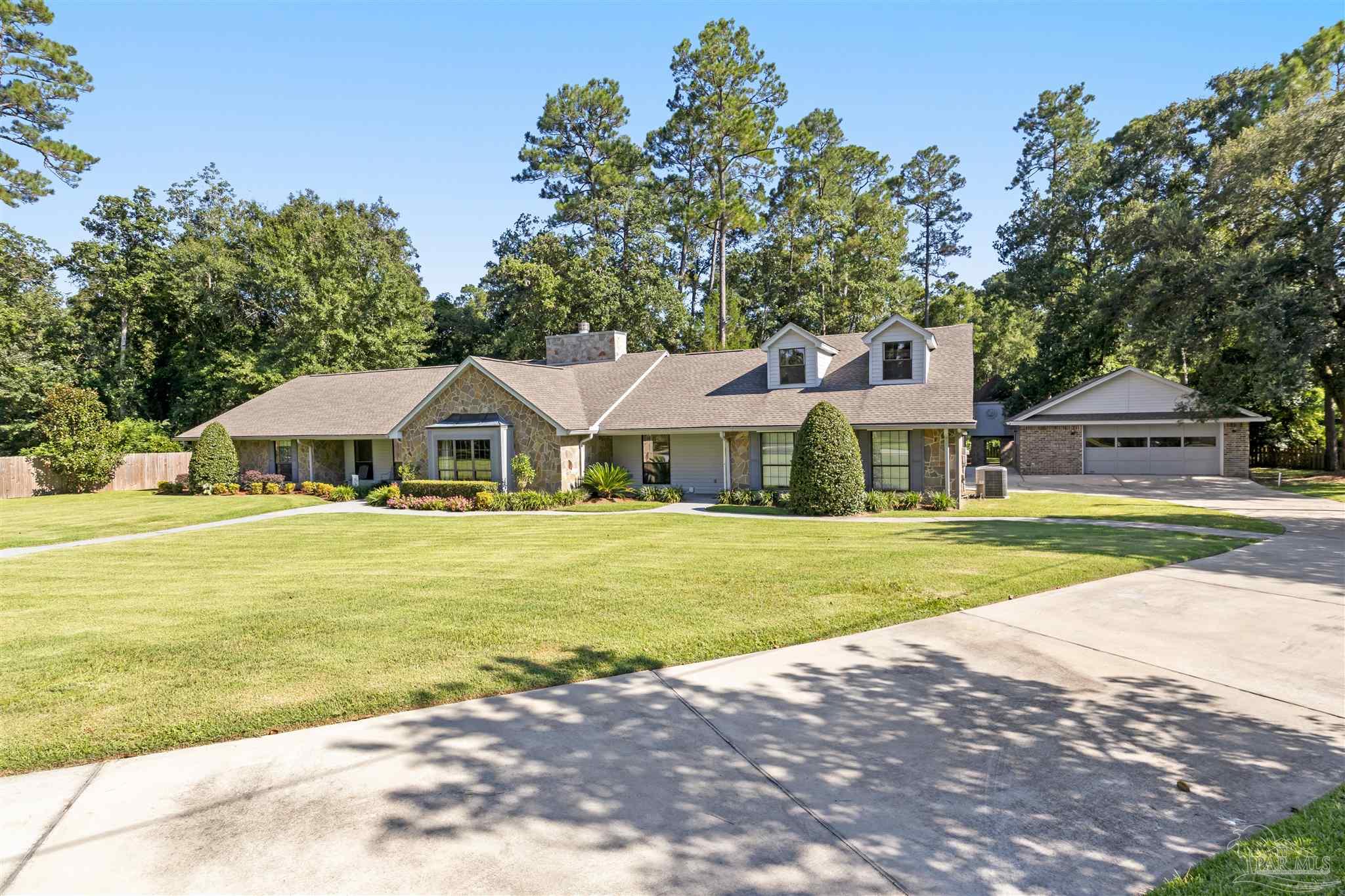 219 Man O War Cir