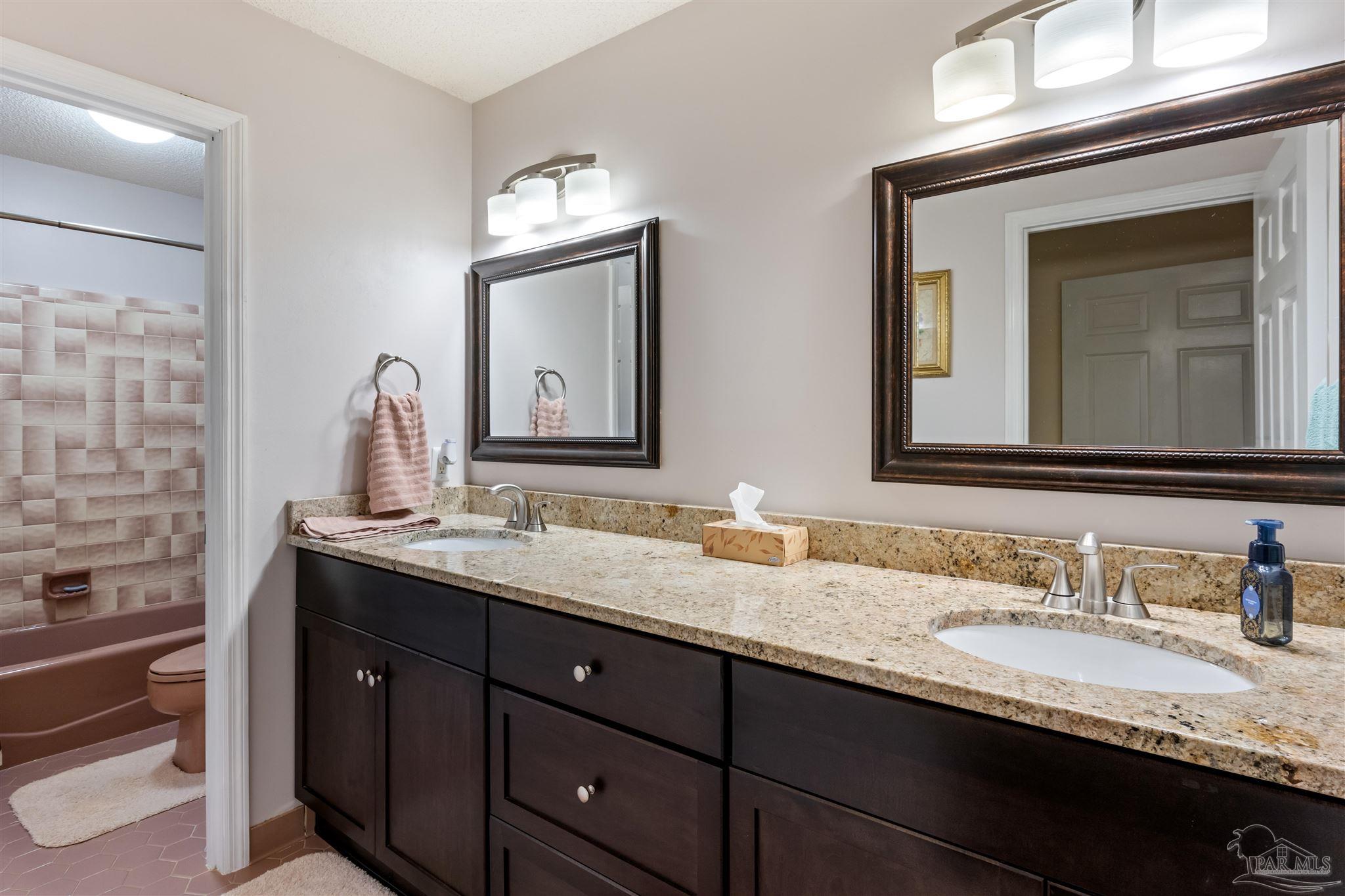 219 Man O War Cir