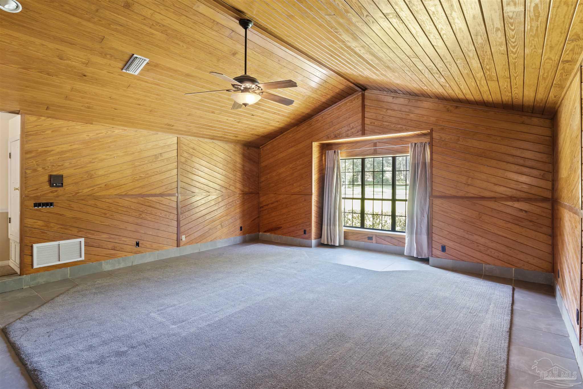 219 Man O War Cir