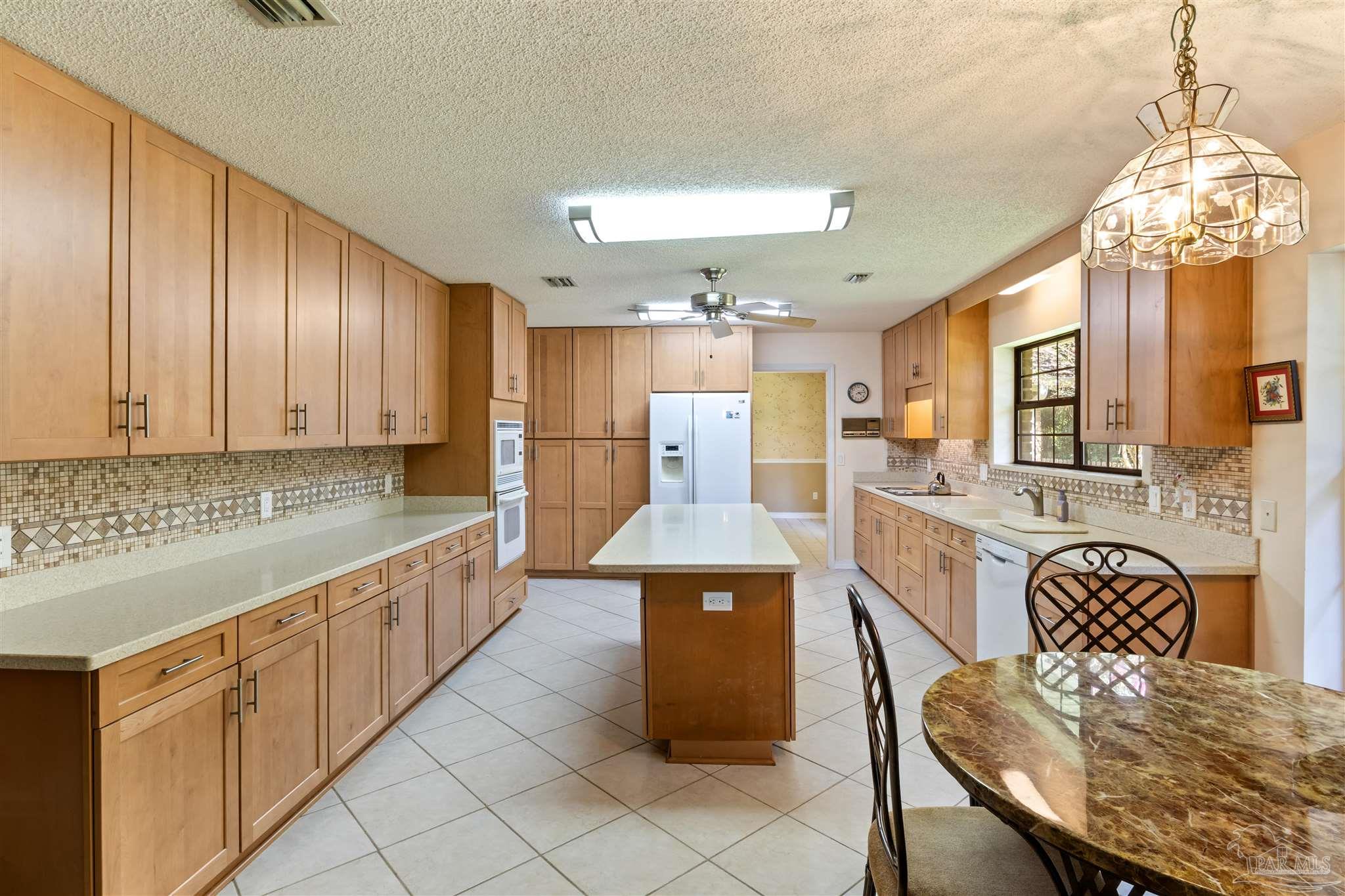 219 Man O War Cir