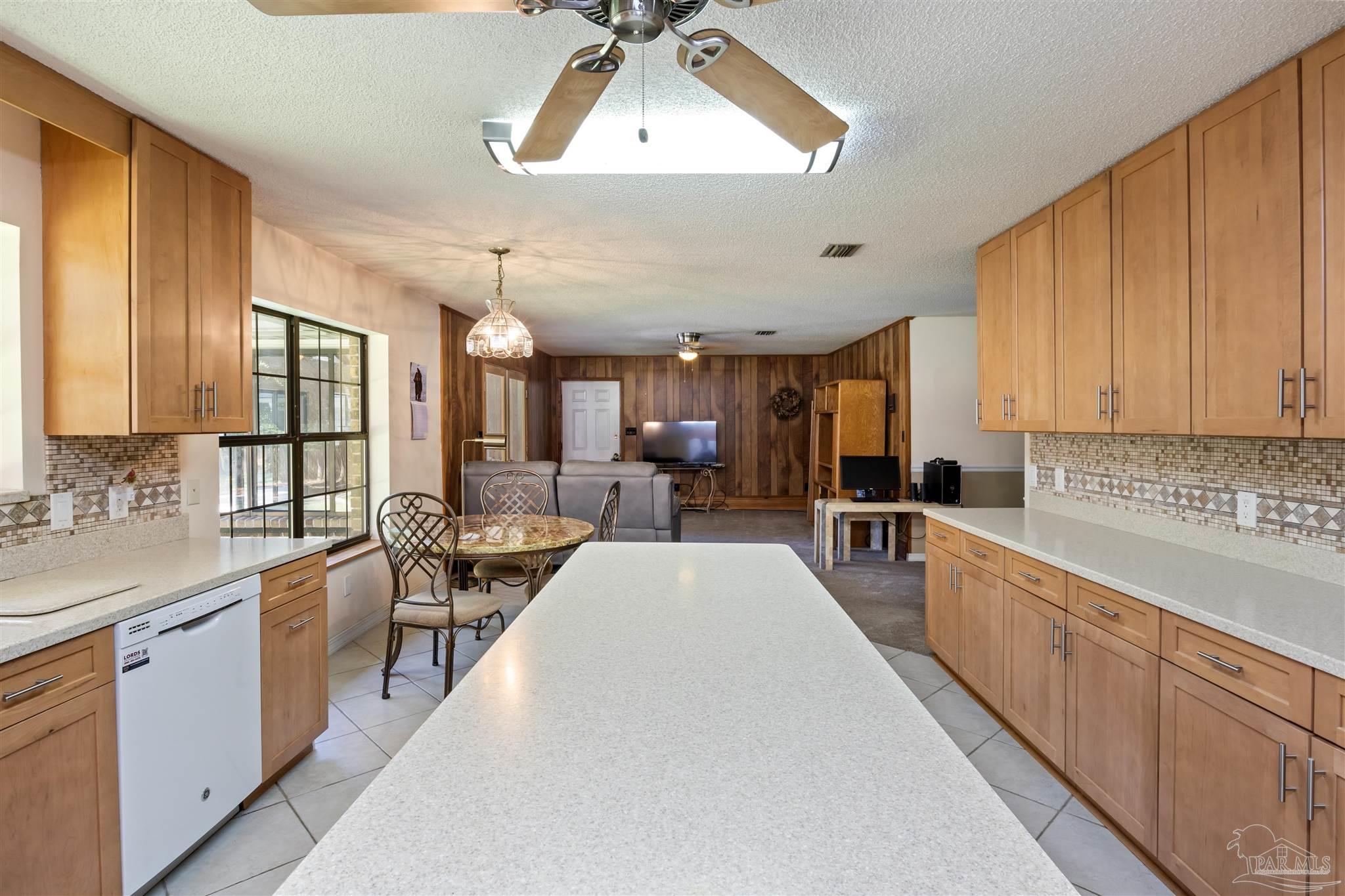 219 Man O War Cir