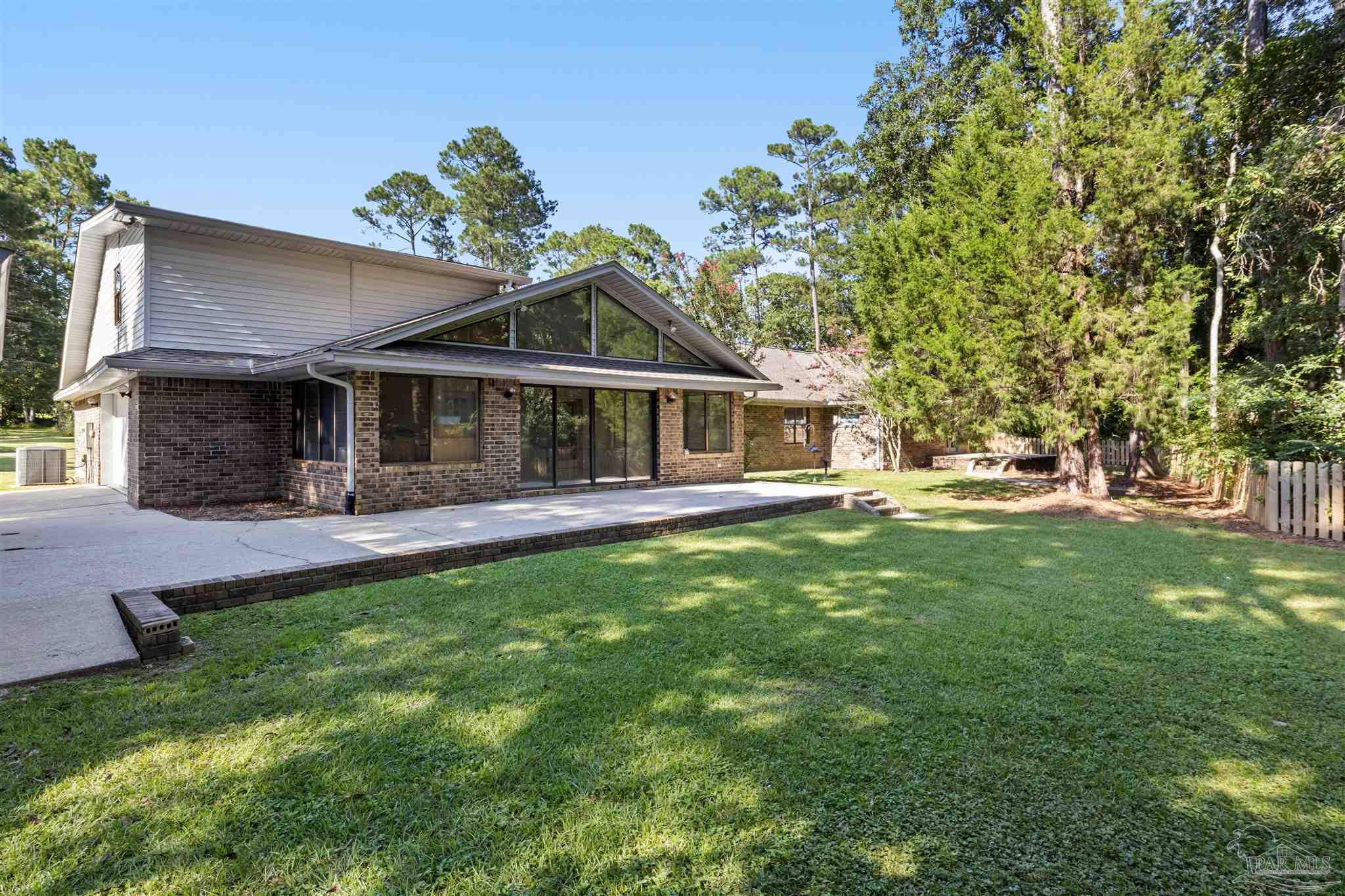 219 Man O War Cir