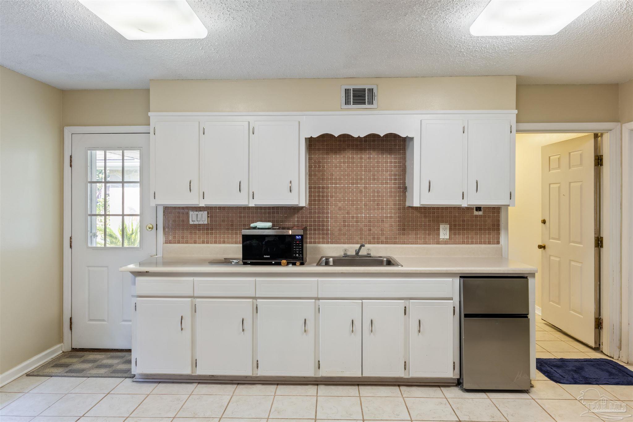 219 Man O War Cir