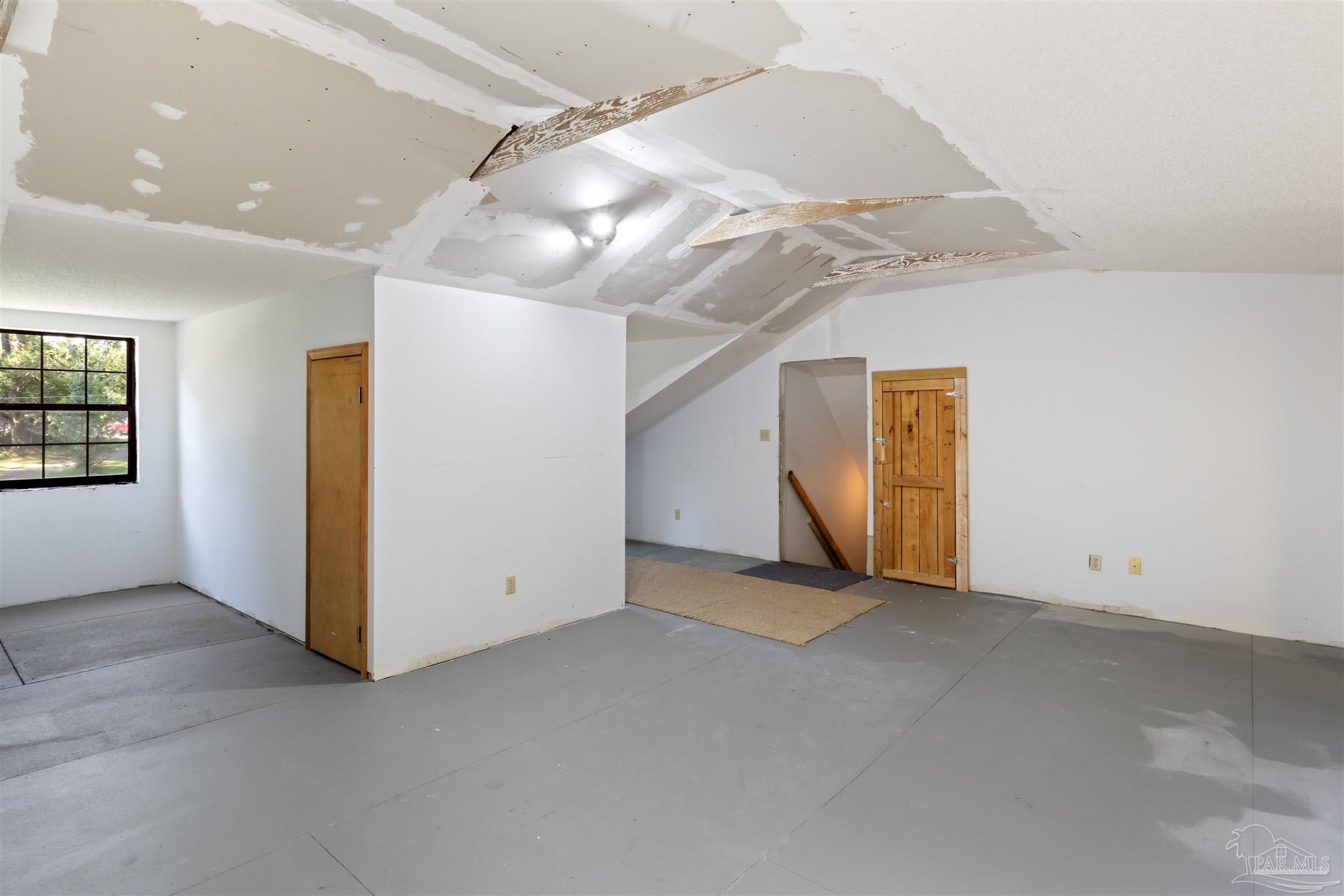 219 Man O War Cir