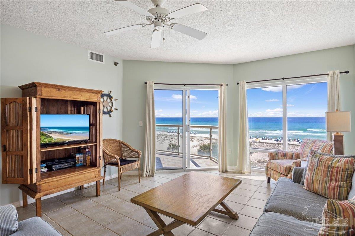 22 Via Deluna Dr # 304