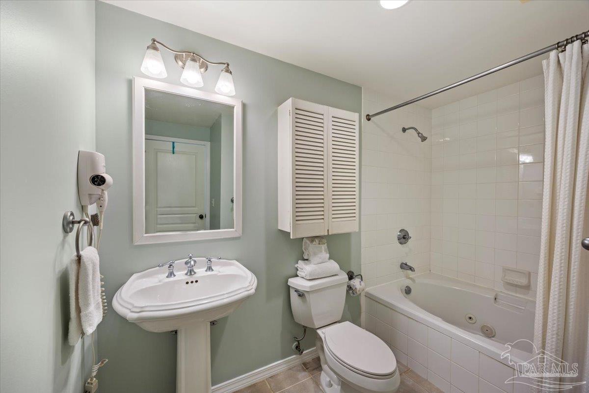 22 Via Deluna Dr # 304