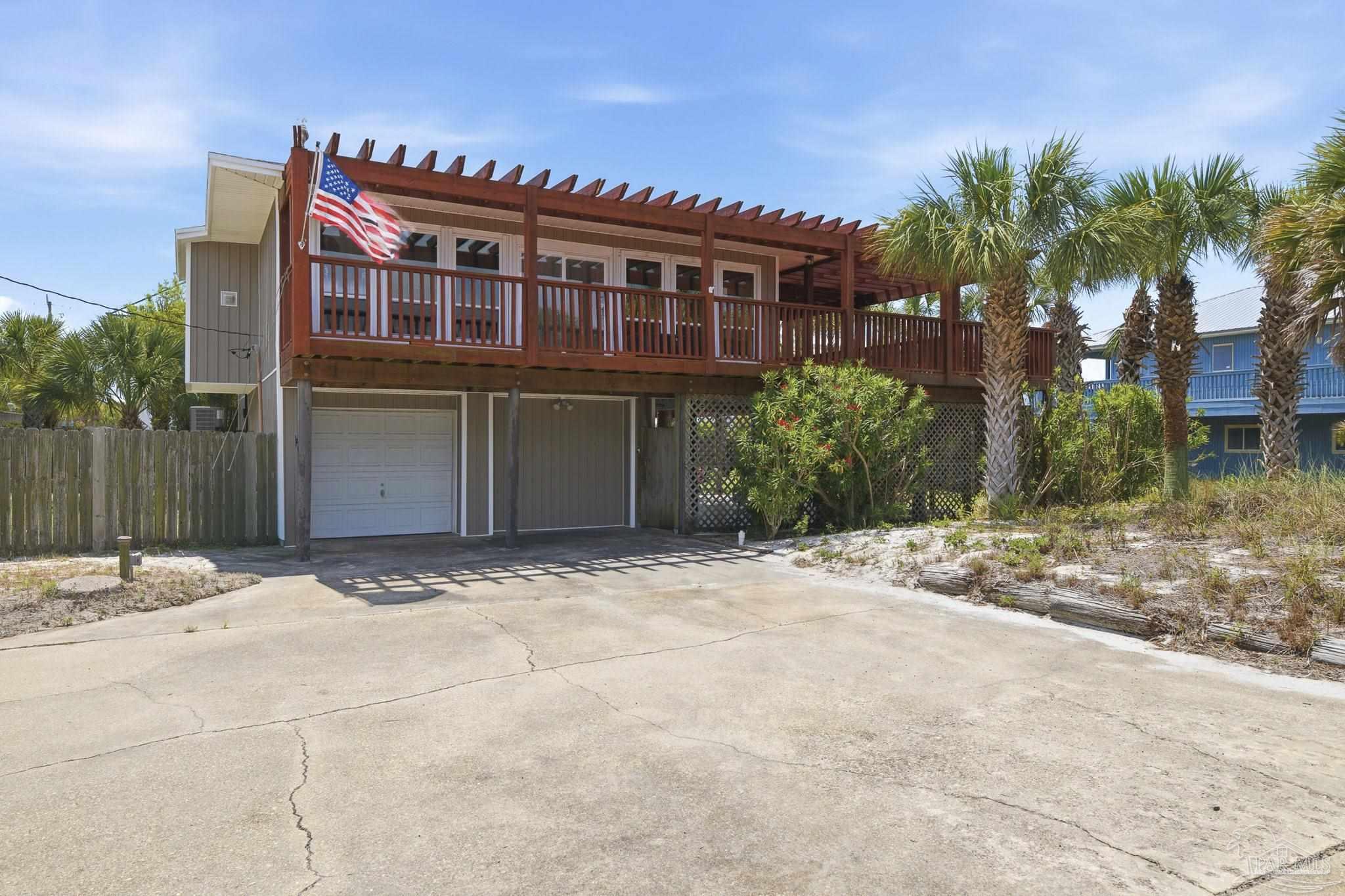 1202 Via Deluna Dr