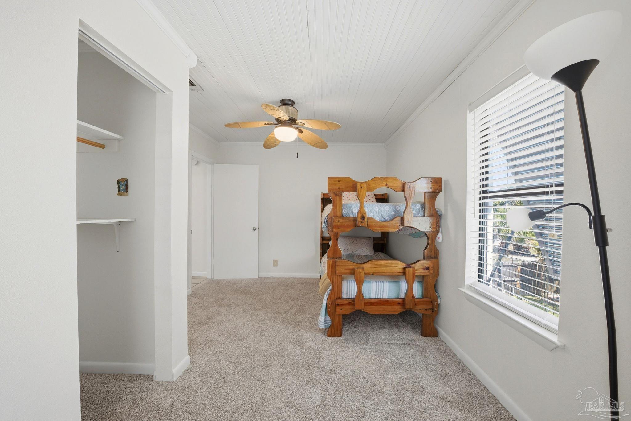 1202 Via Deluna Dr