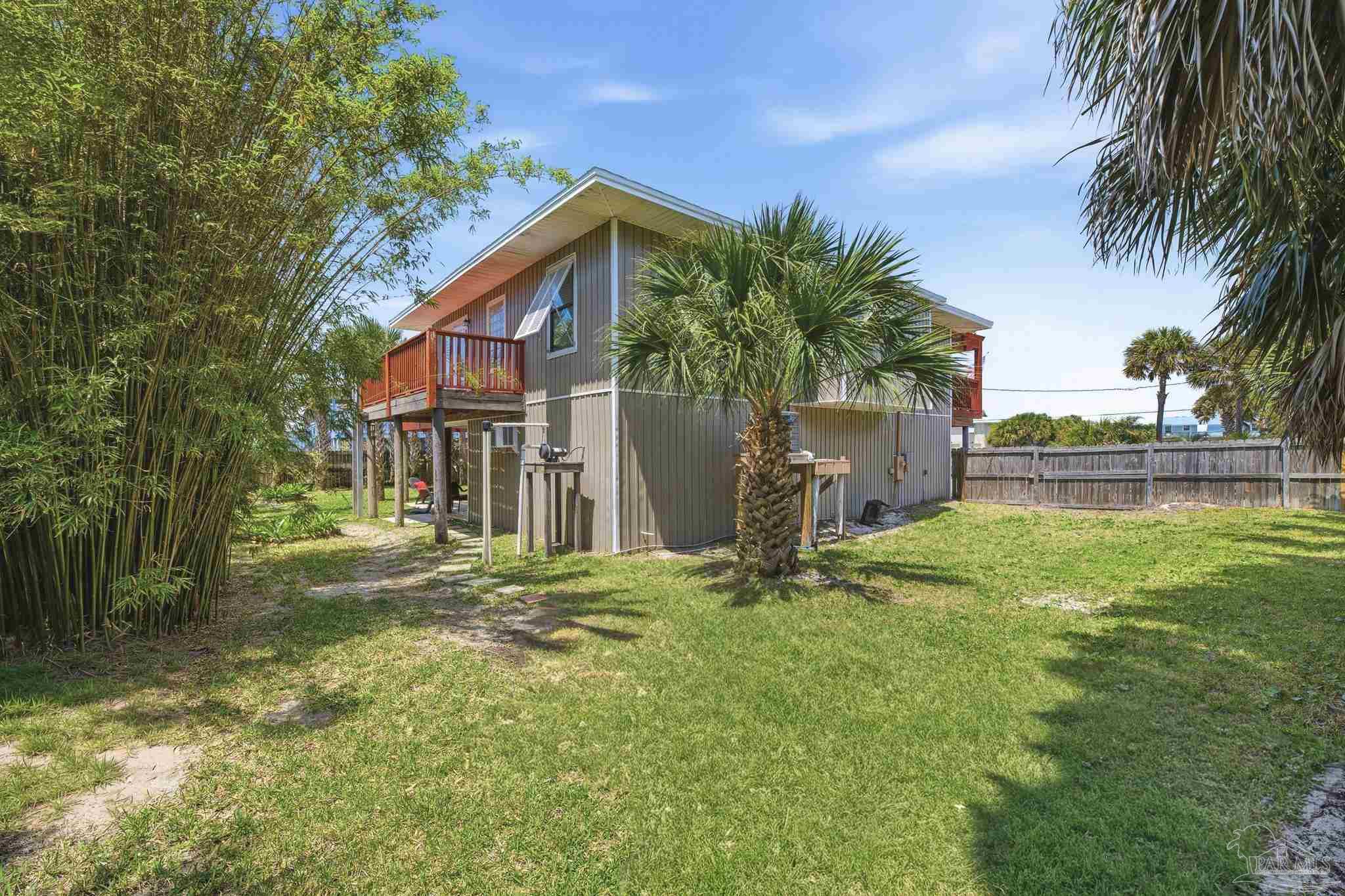 1202 Via Deluna Dr