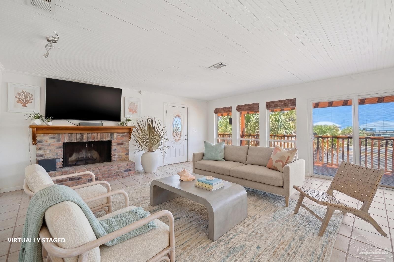 1202 Via Deluna Dr