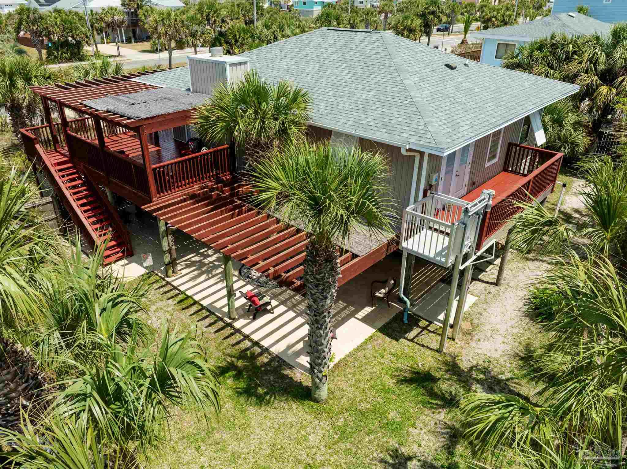 1202 Via Deluna Dr