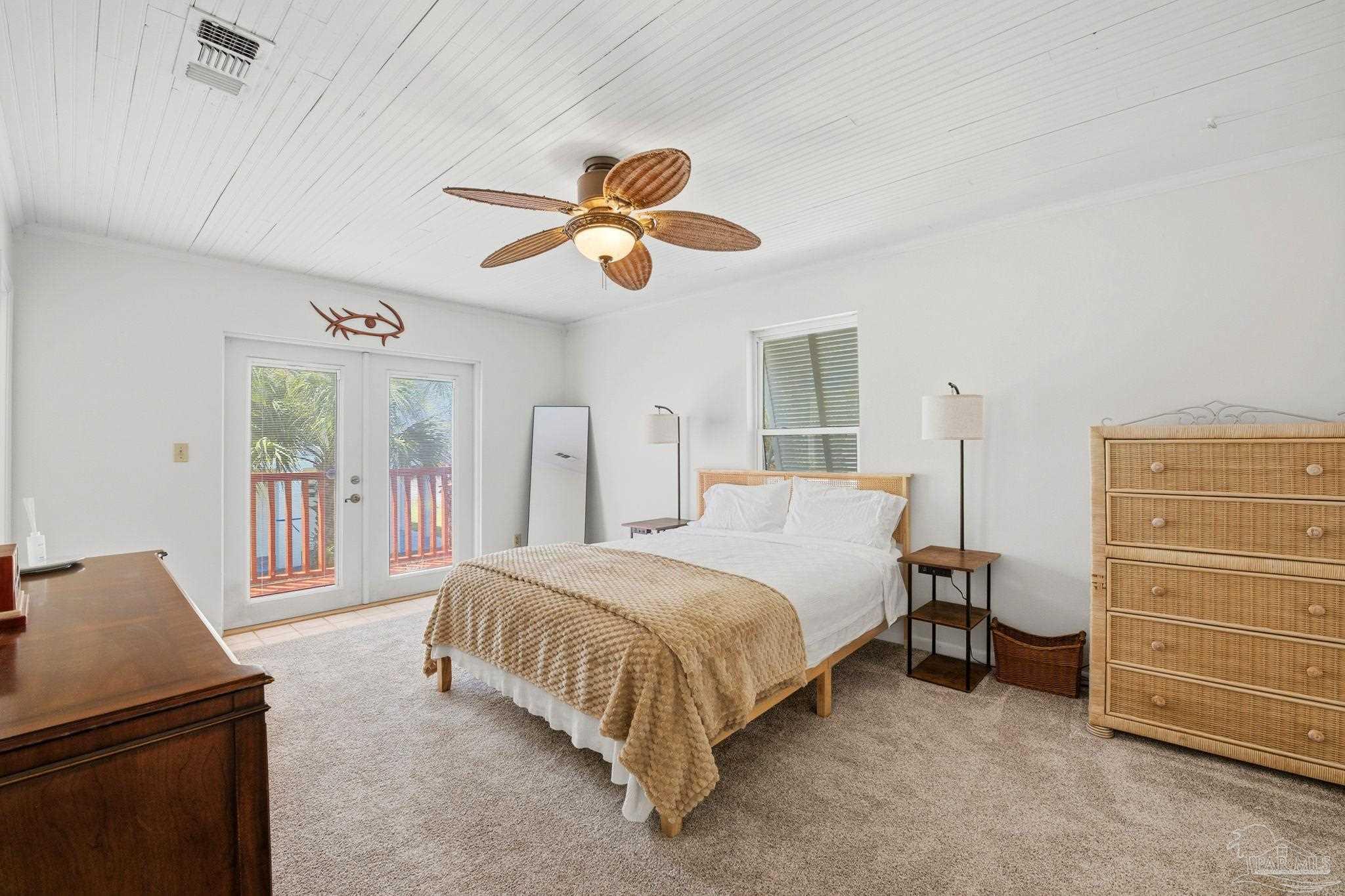 1202 Via Deluna Dr