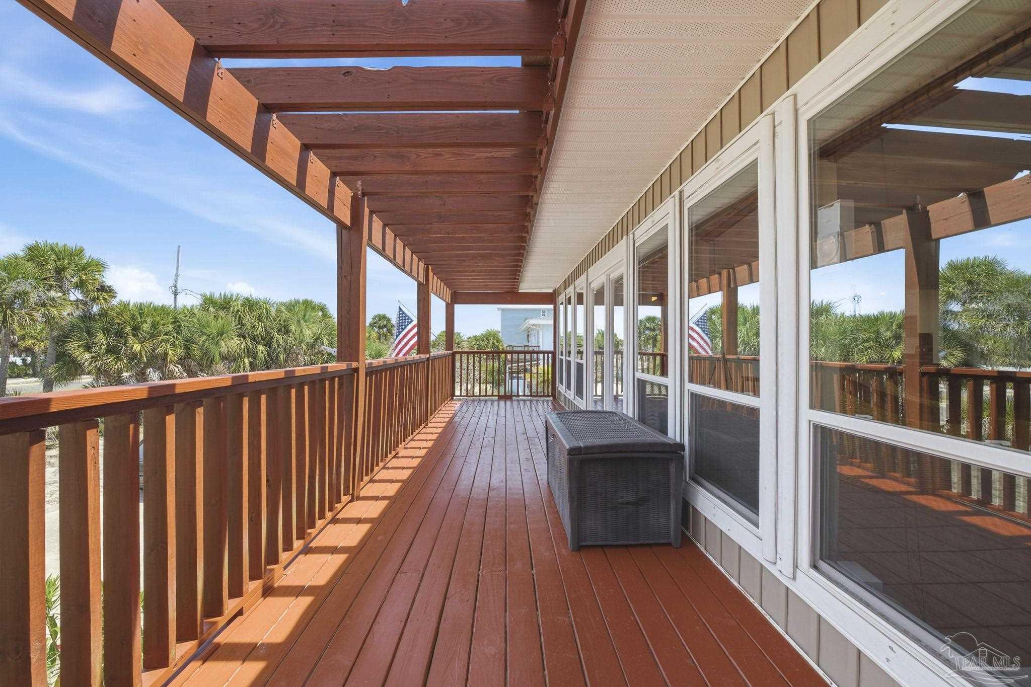 1202 Via Deluna Dr
