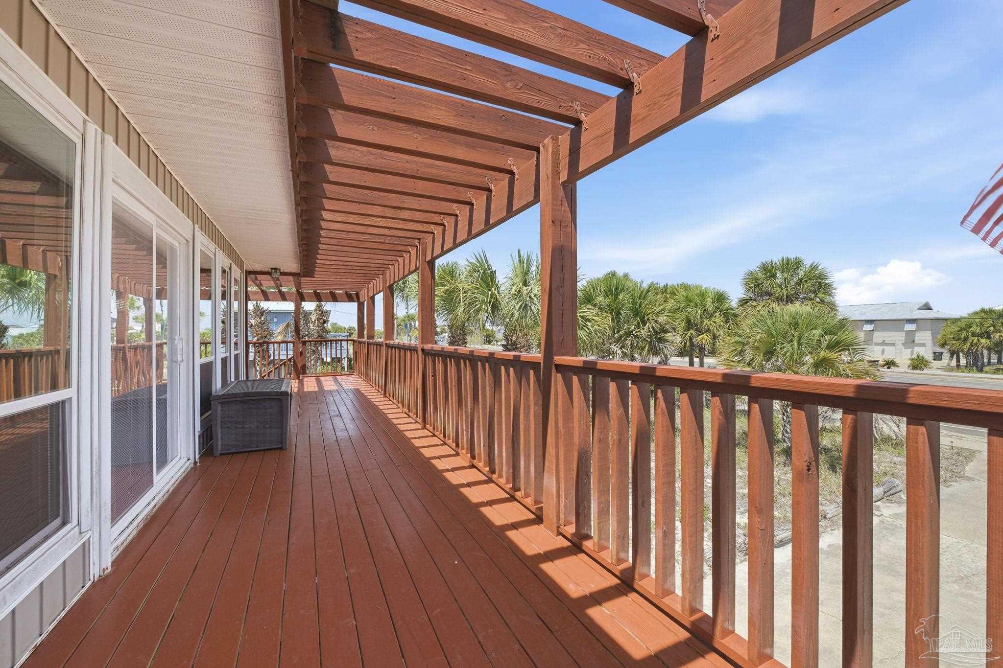 1202 Via Deluna Dr