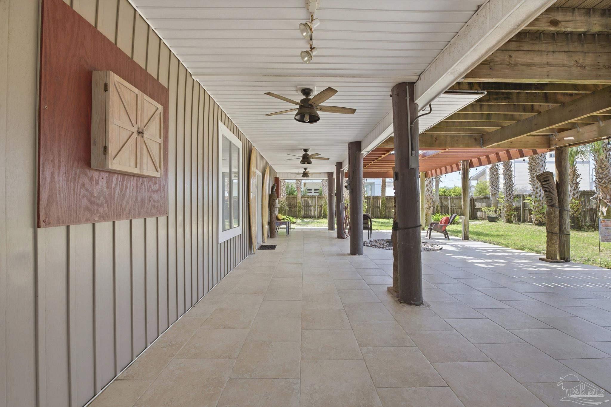 1202 Via Deluna Dr