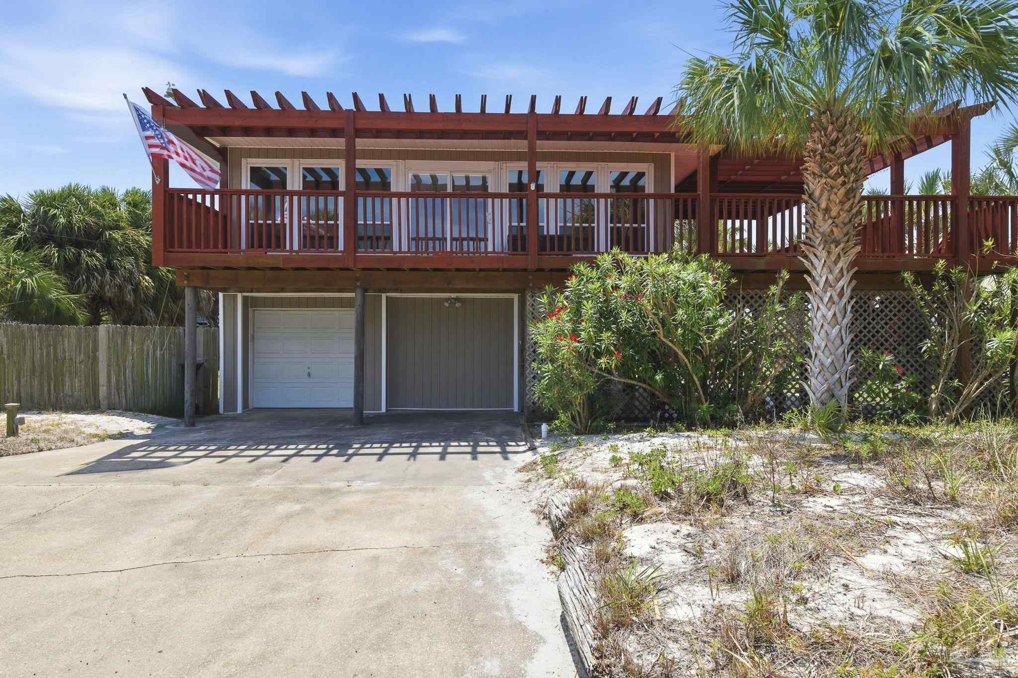 1202 Via Deluna Dr