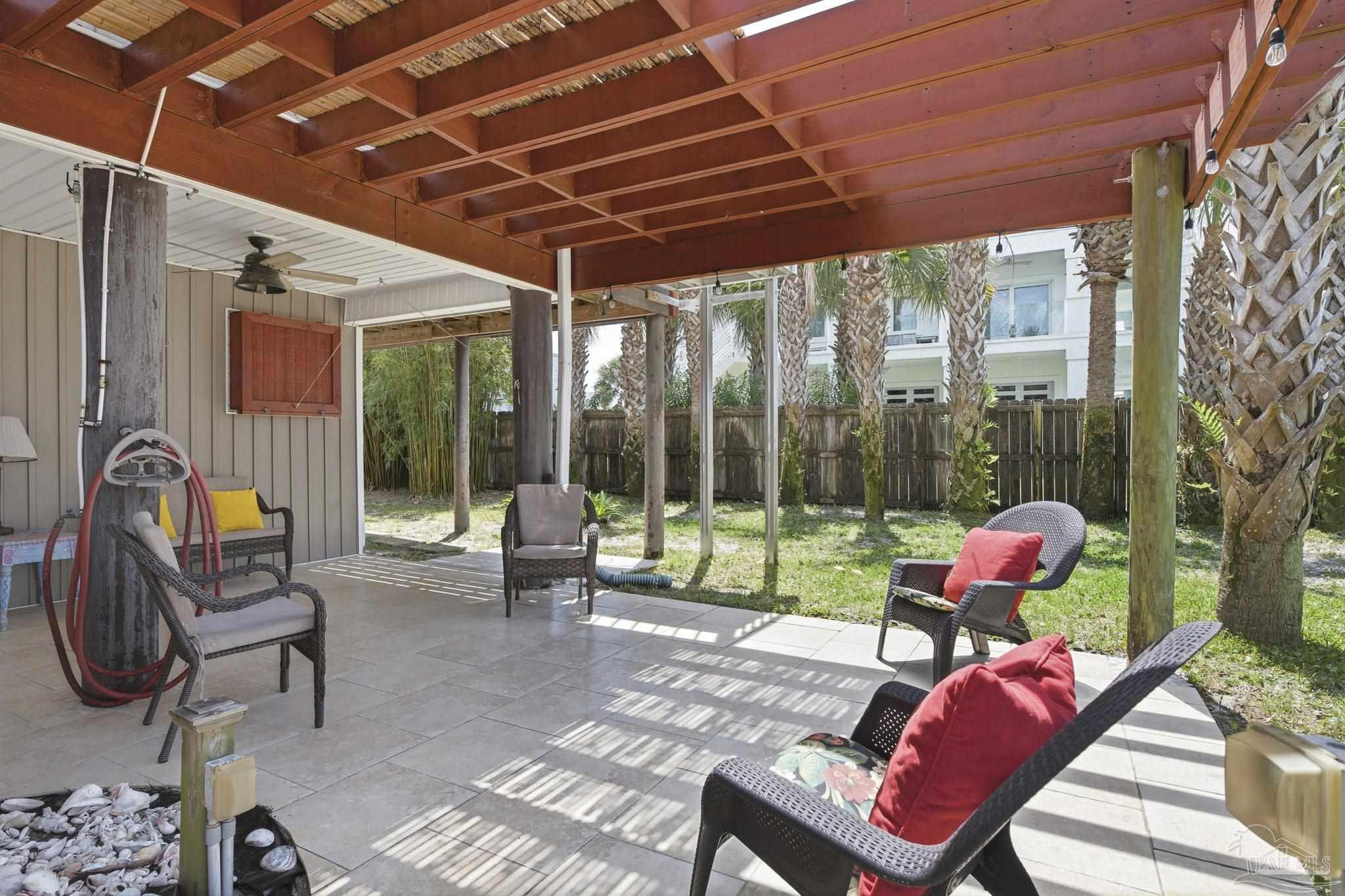 1202 Via Deluna Dr