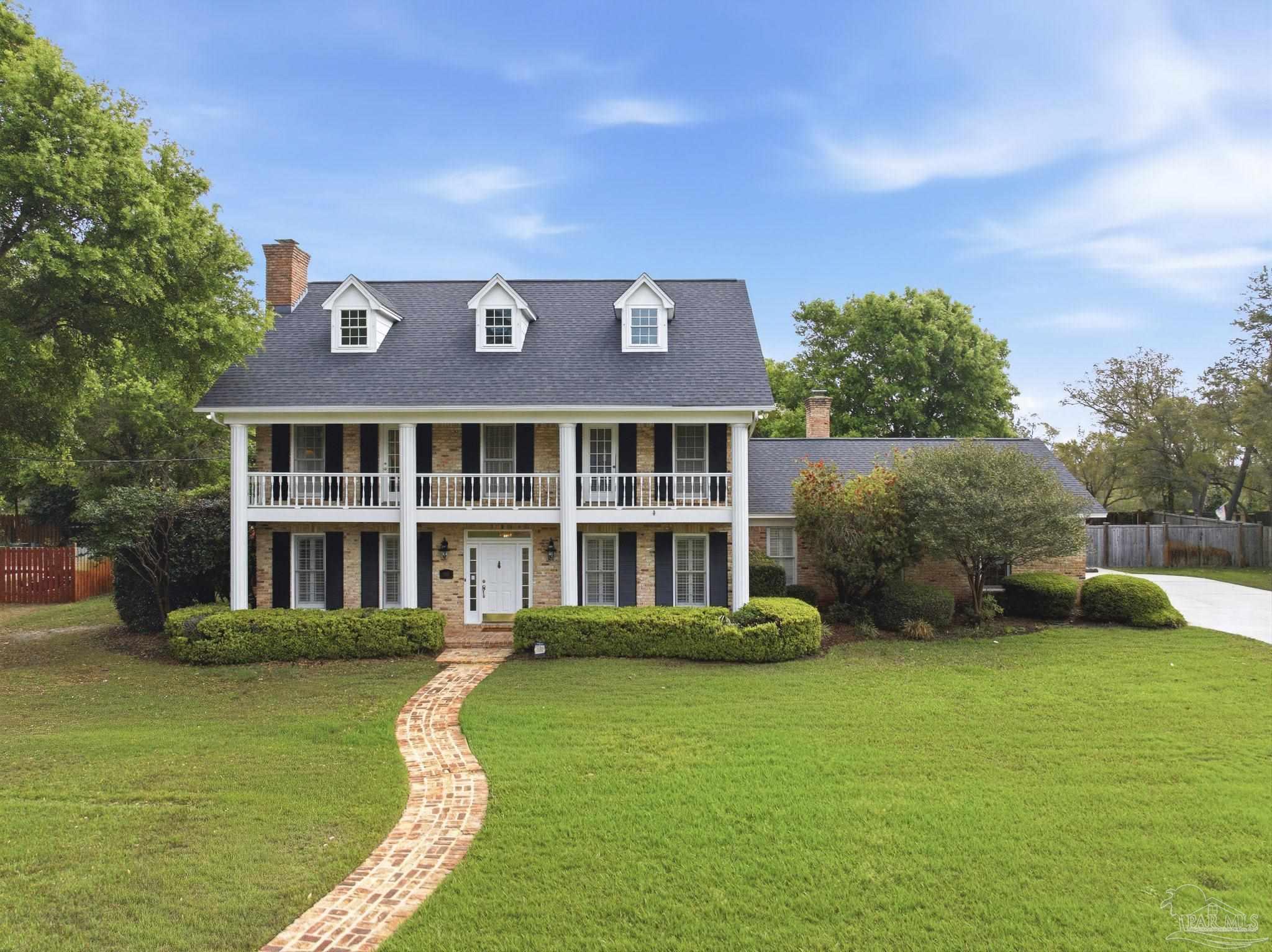 700 Bay Cliffs Rd