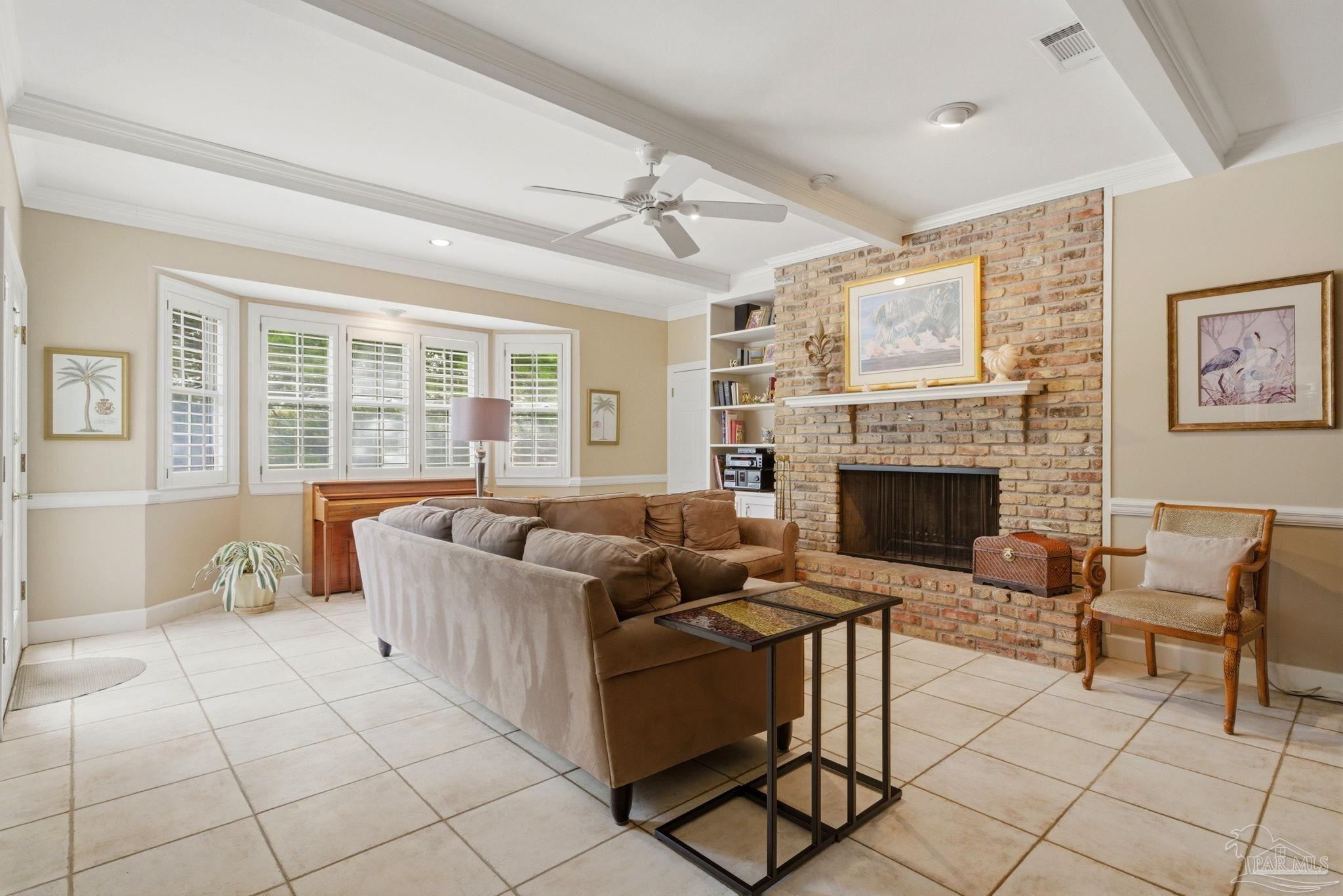 700 Bay Cliffs Rd