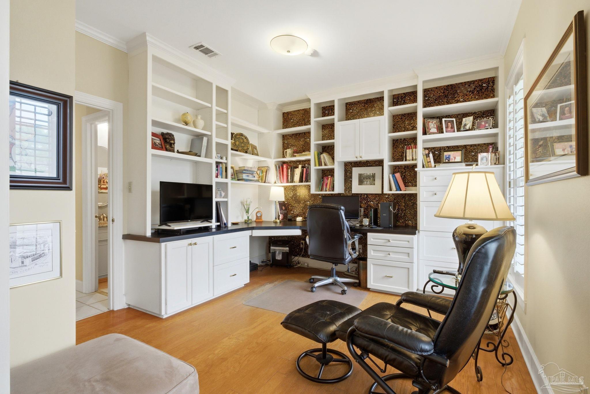 700 Bay Cliffs Rd