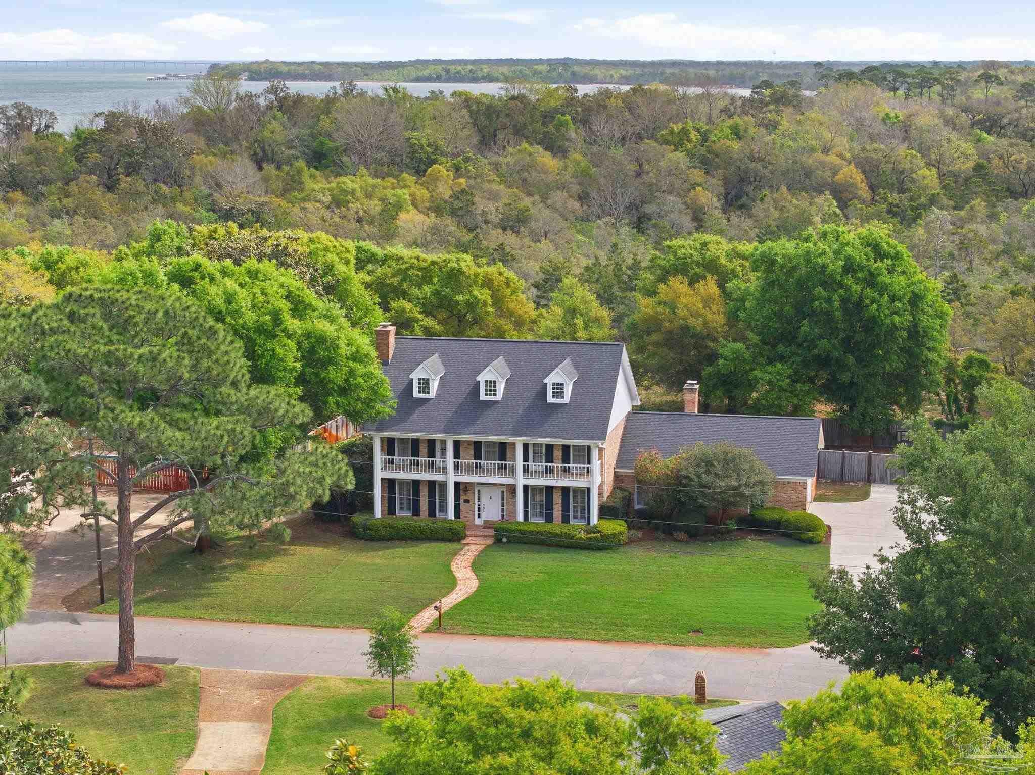 700 Bay Cliffs Rd