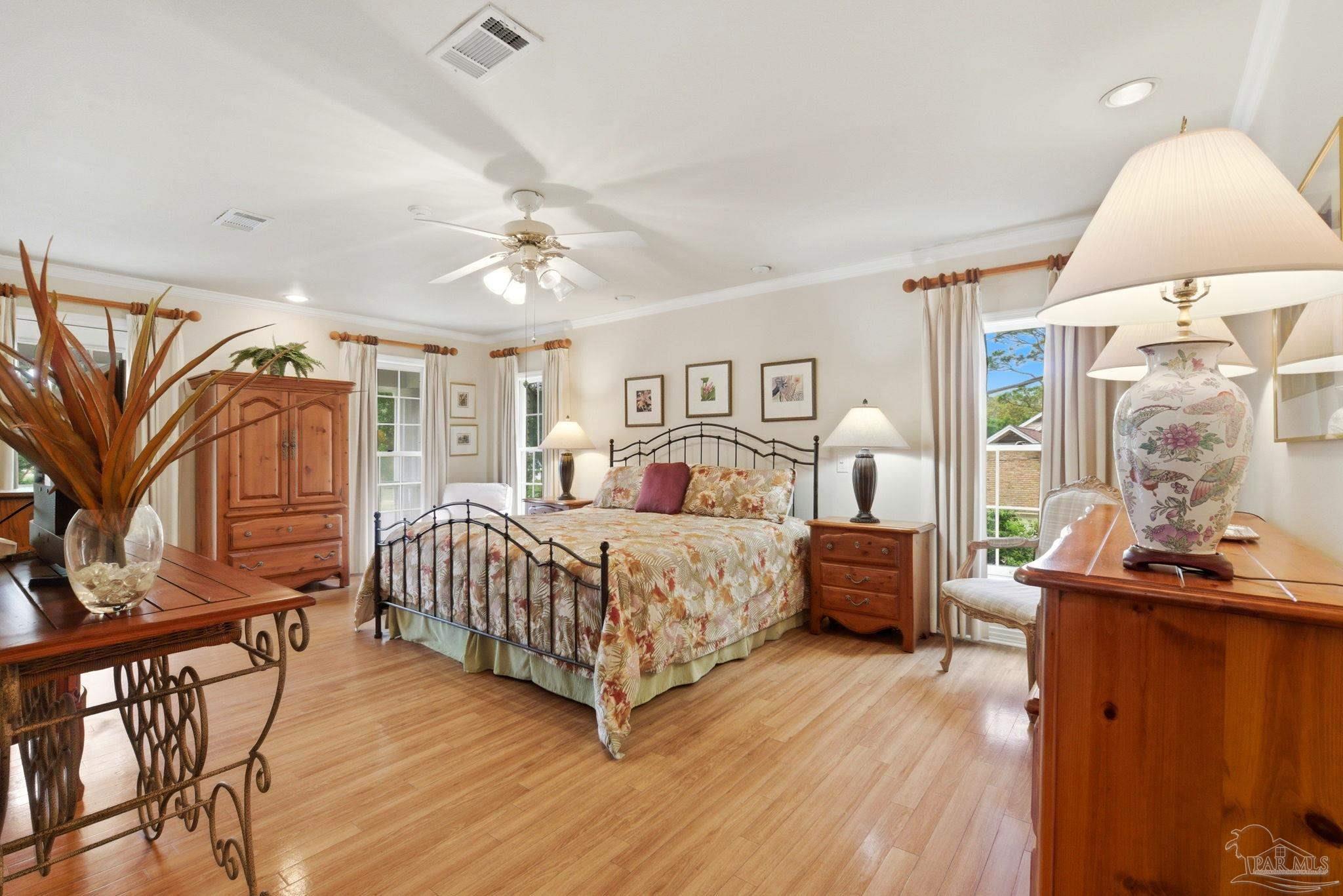 700 Bay Cliffs Rd