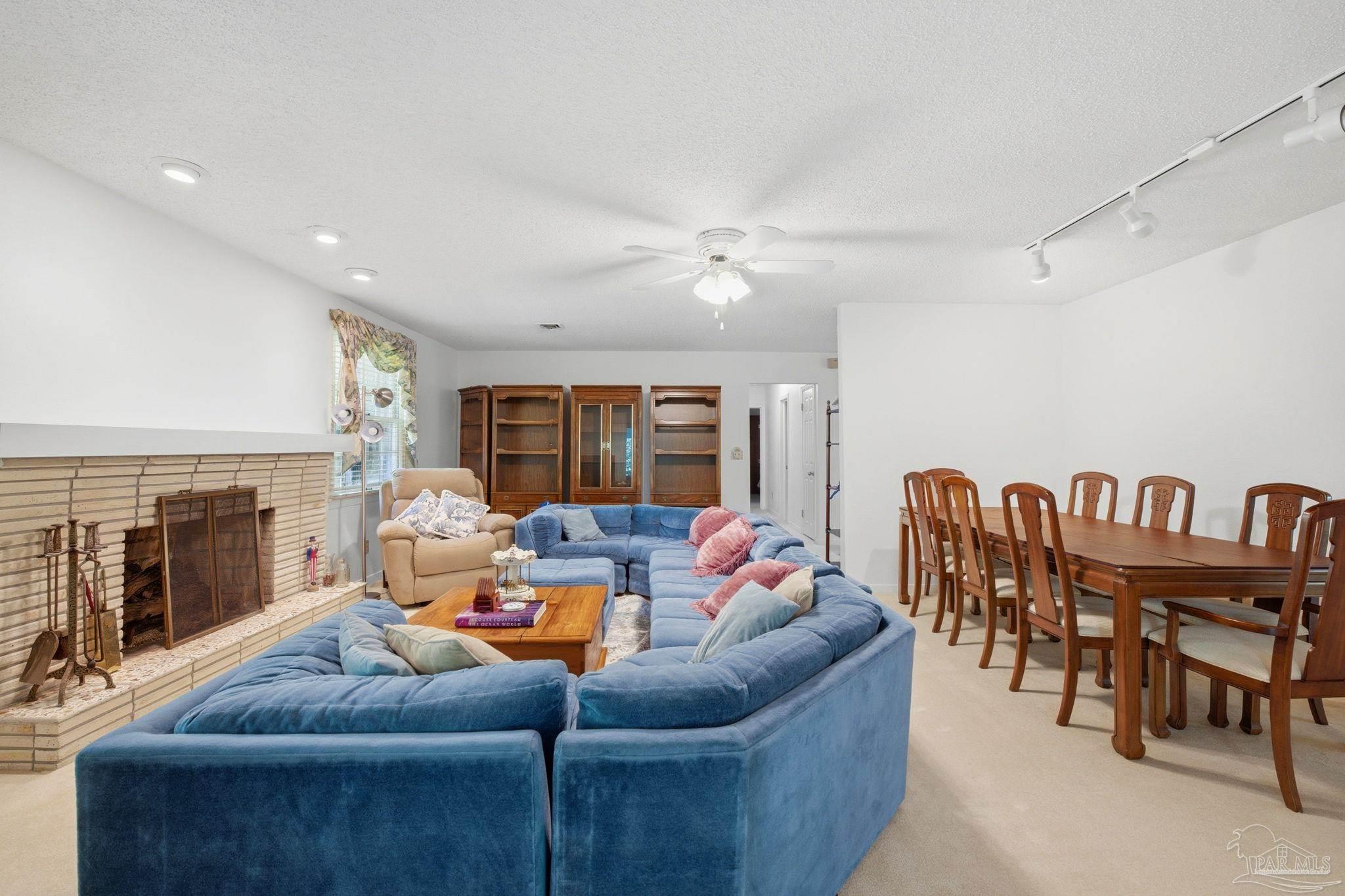 3 Breeze St