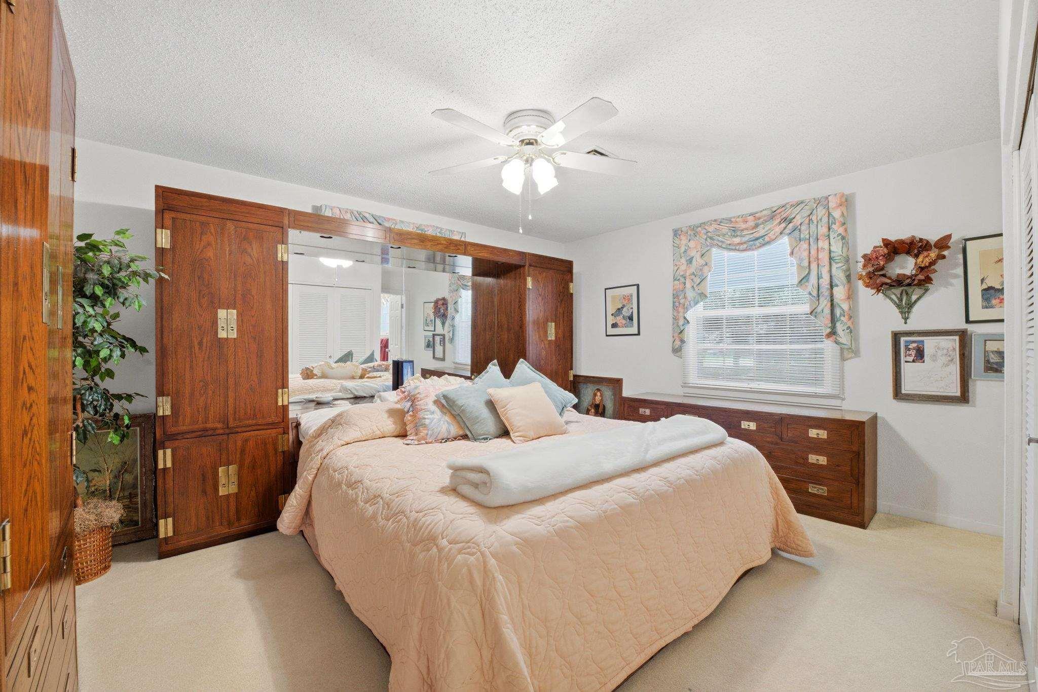 3 Breeze St