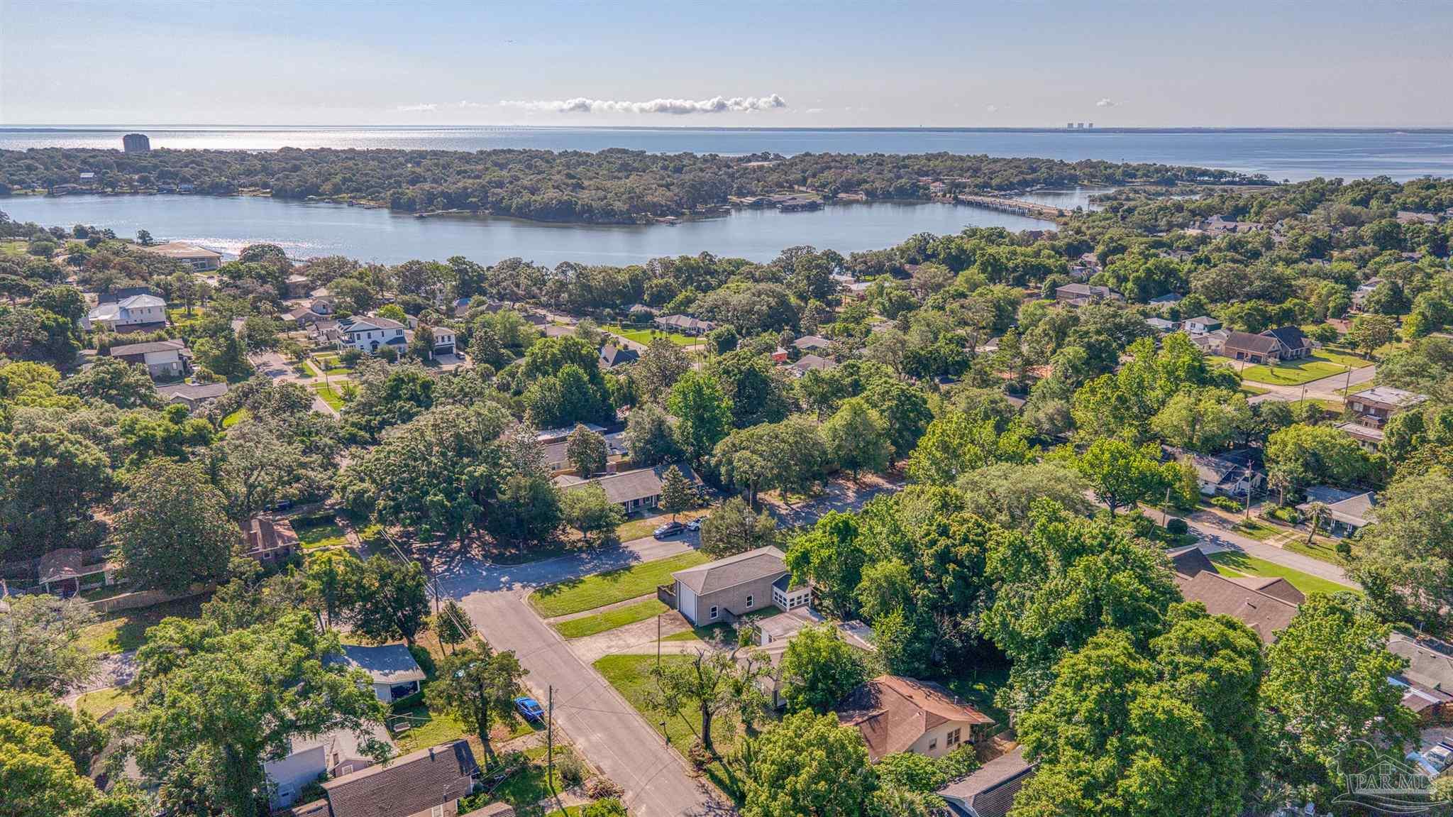 1713 Lee St