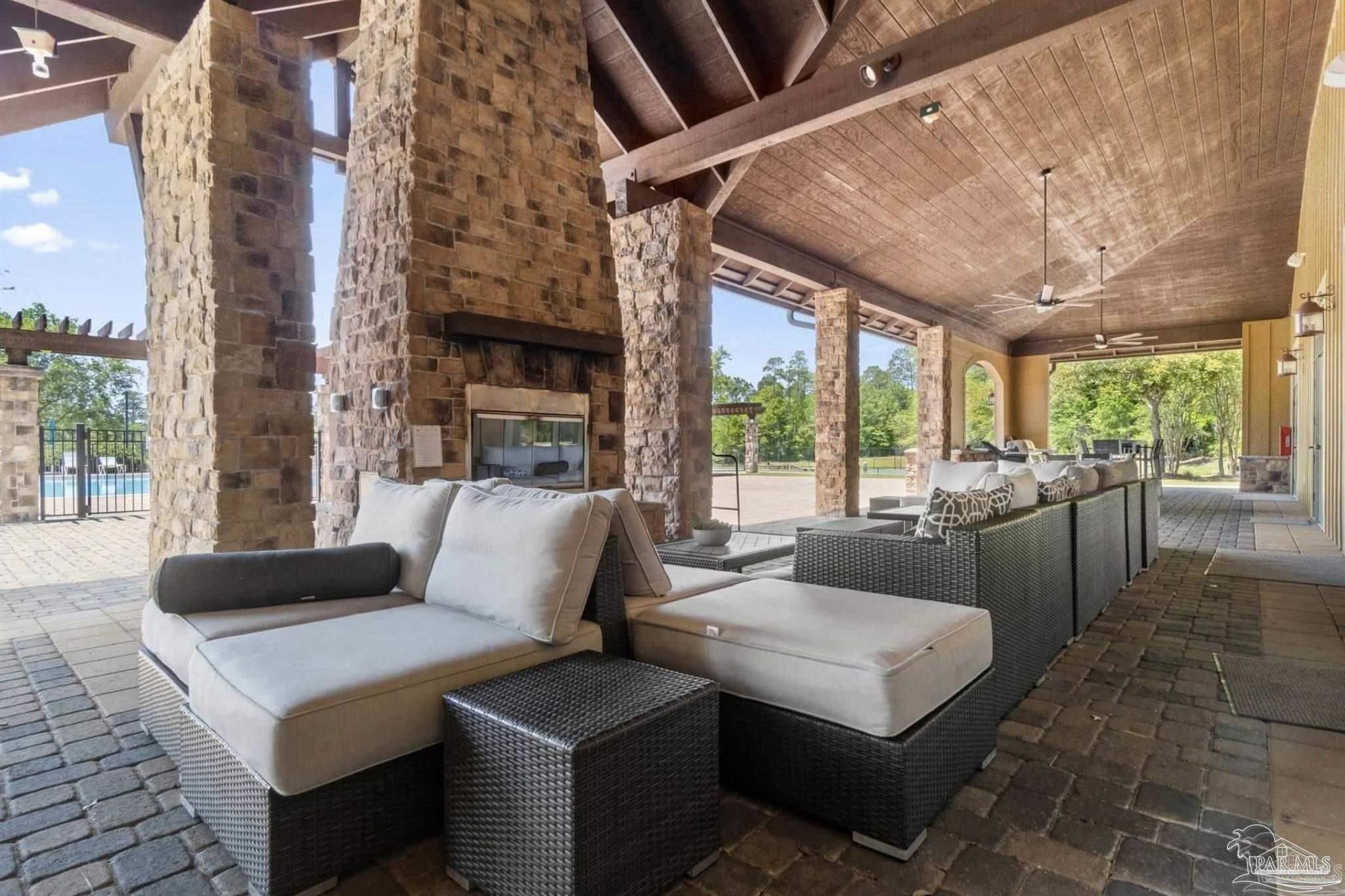 8658 Foxtail Loop