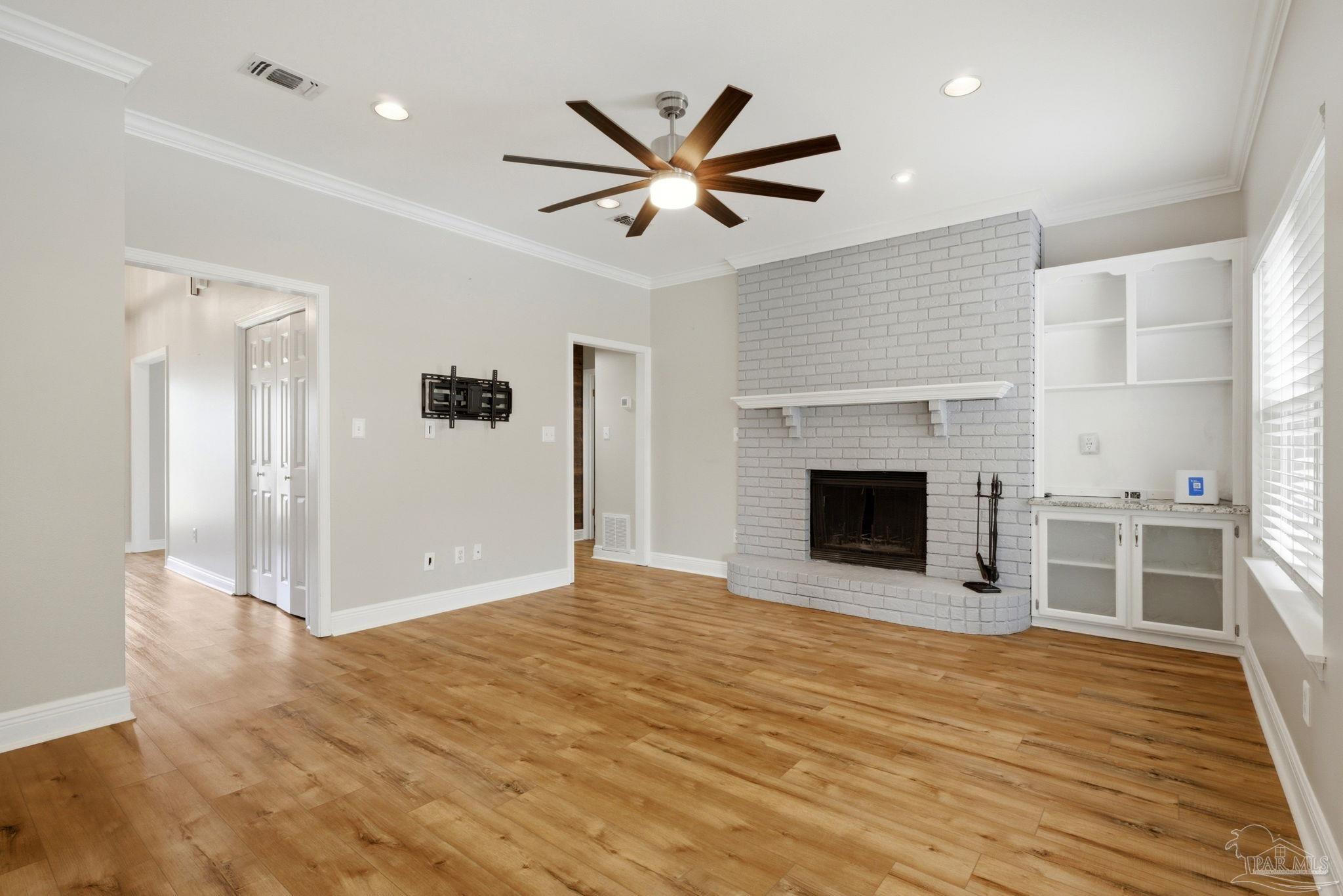 3861 Leesway Cir