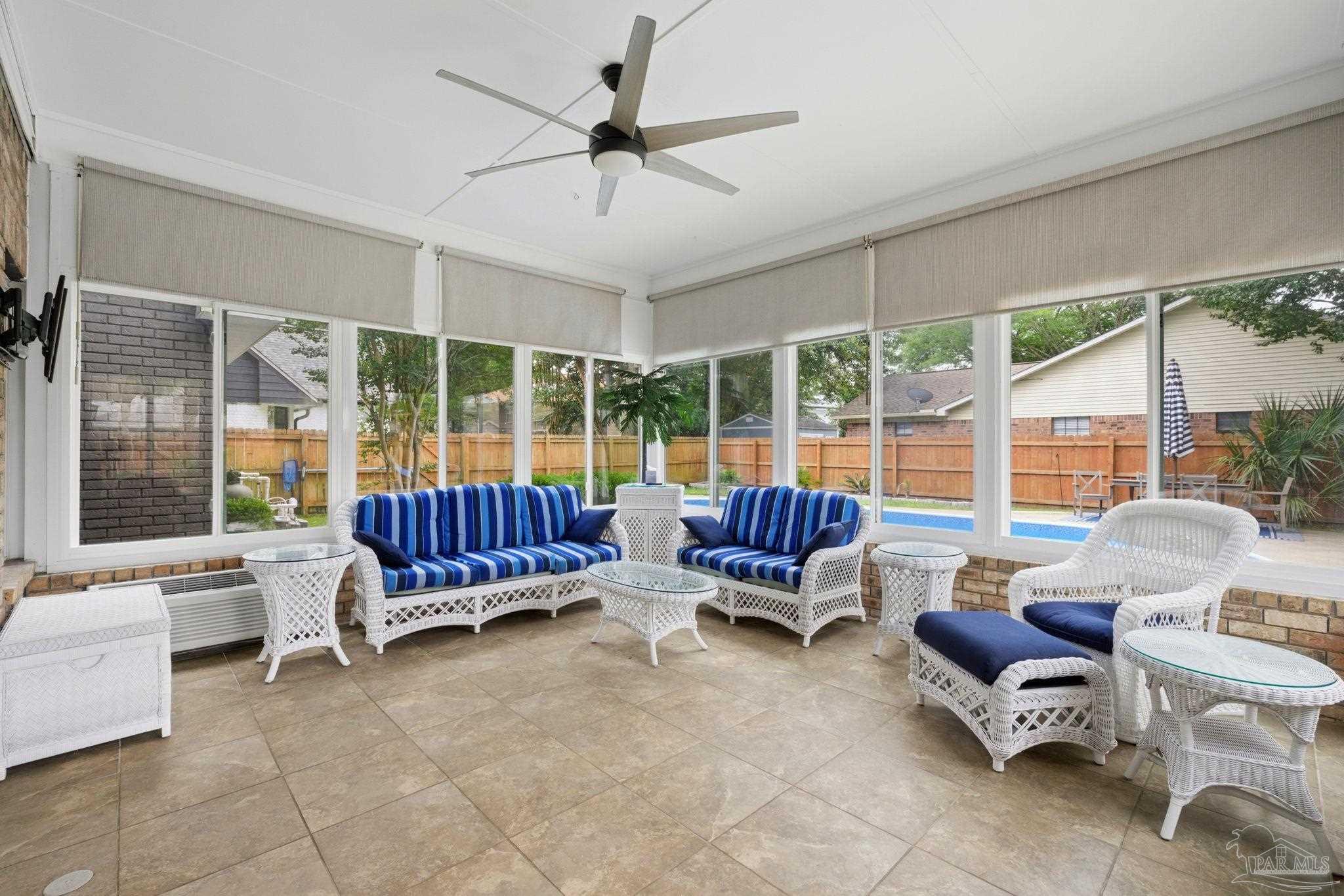 3861 Leesway Cir