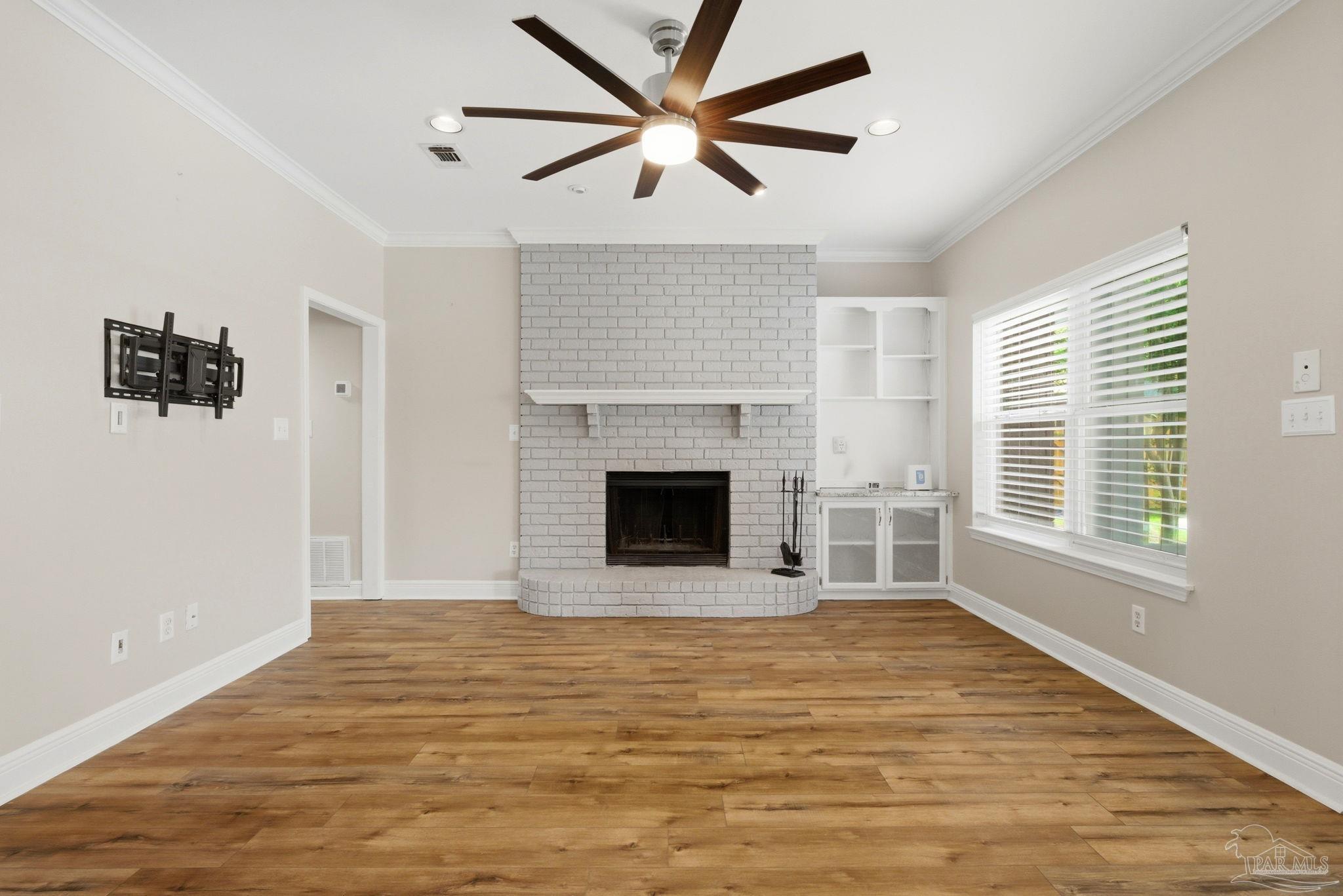 3861 Leesway Cir