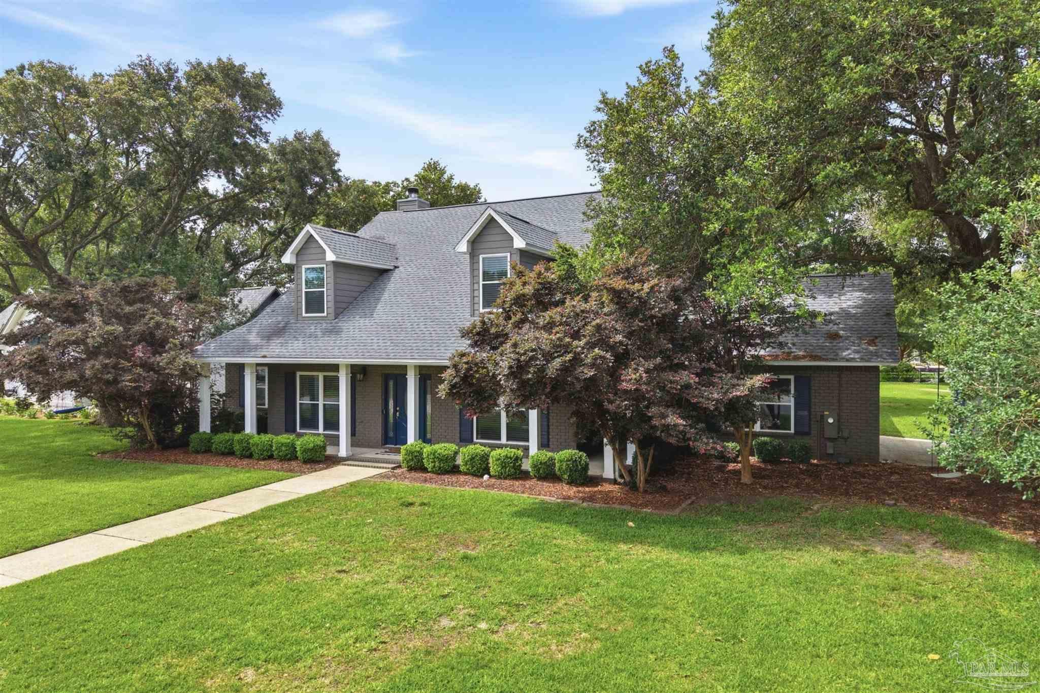 3861 Leesway Cir
