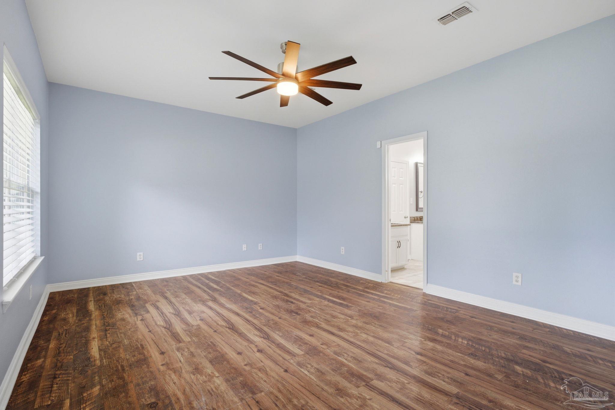 3861 Leesway Cir