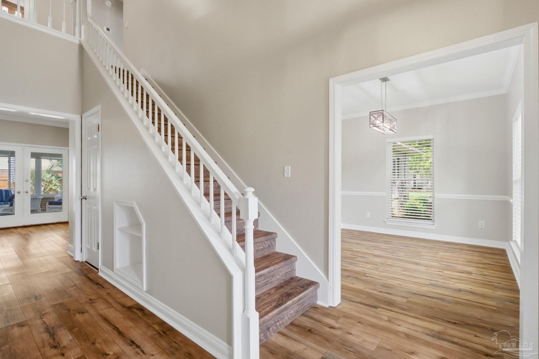 3861 Leesway Cir