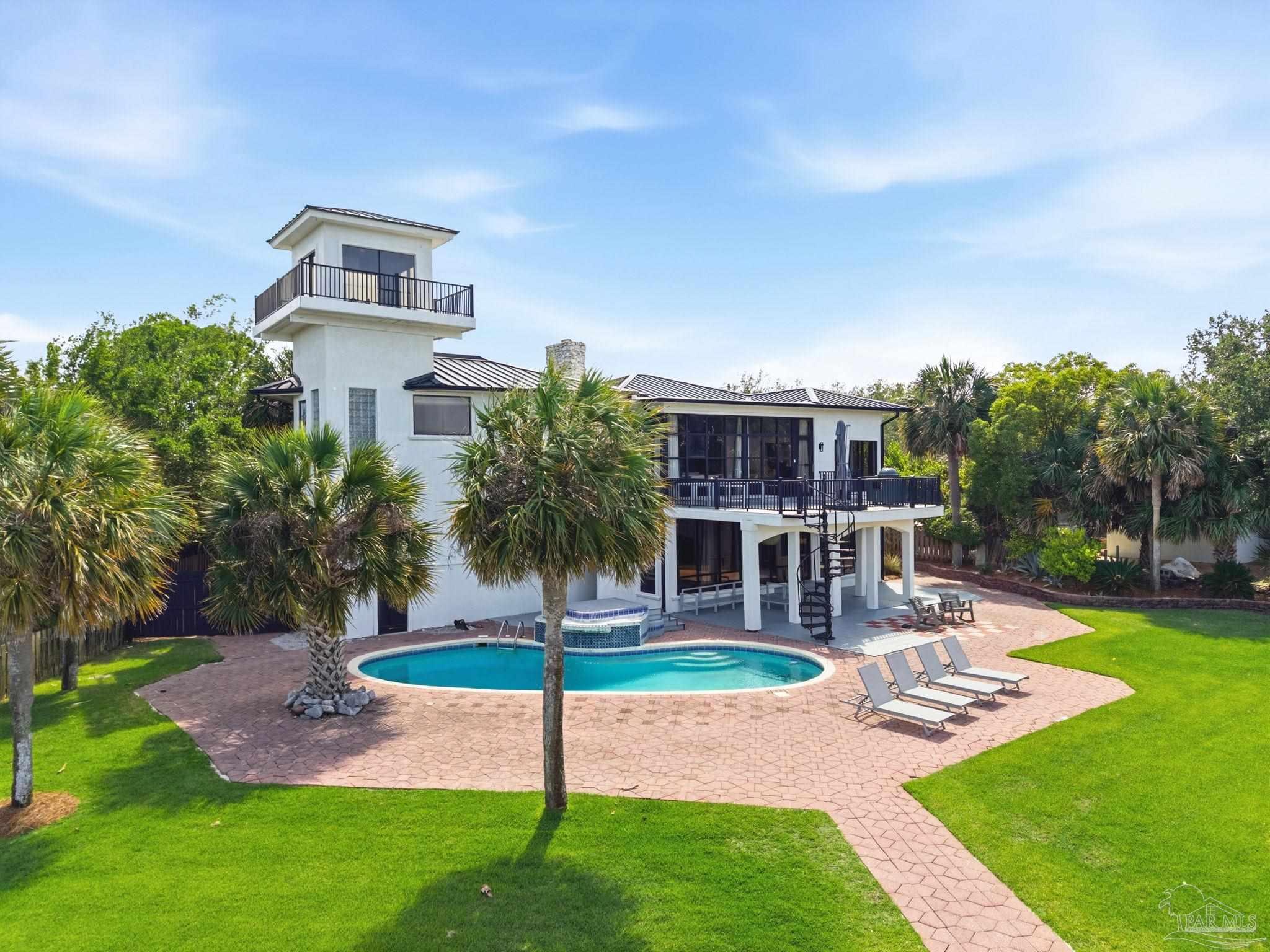 112 Matamoros Dr