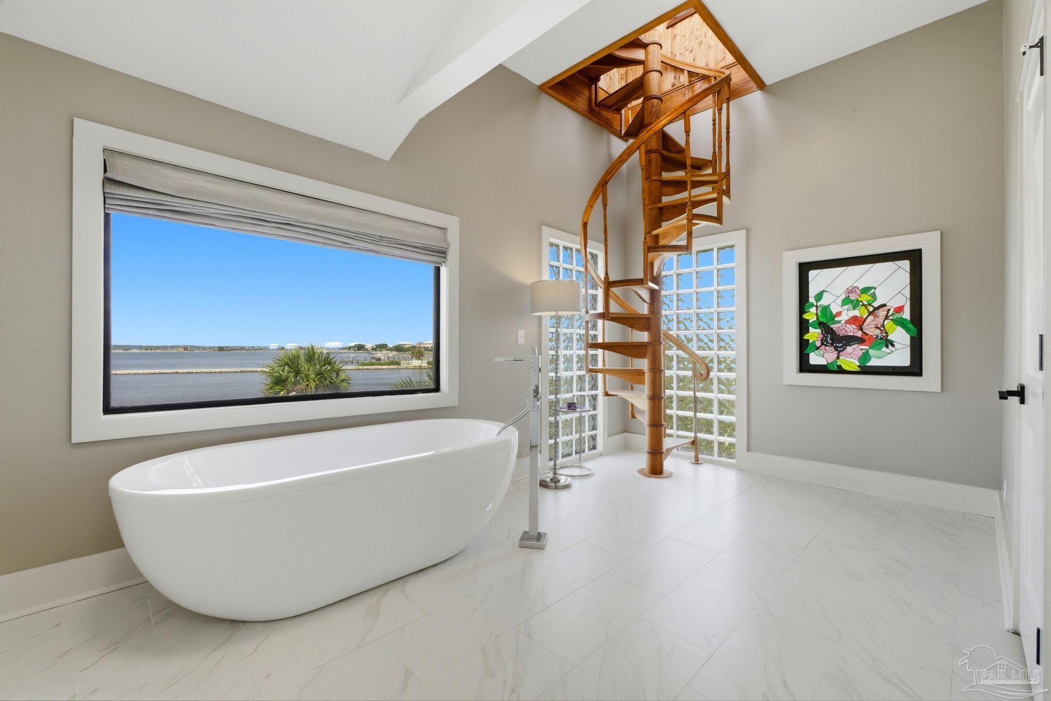 112 Matamoros Dr