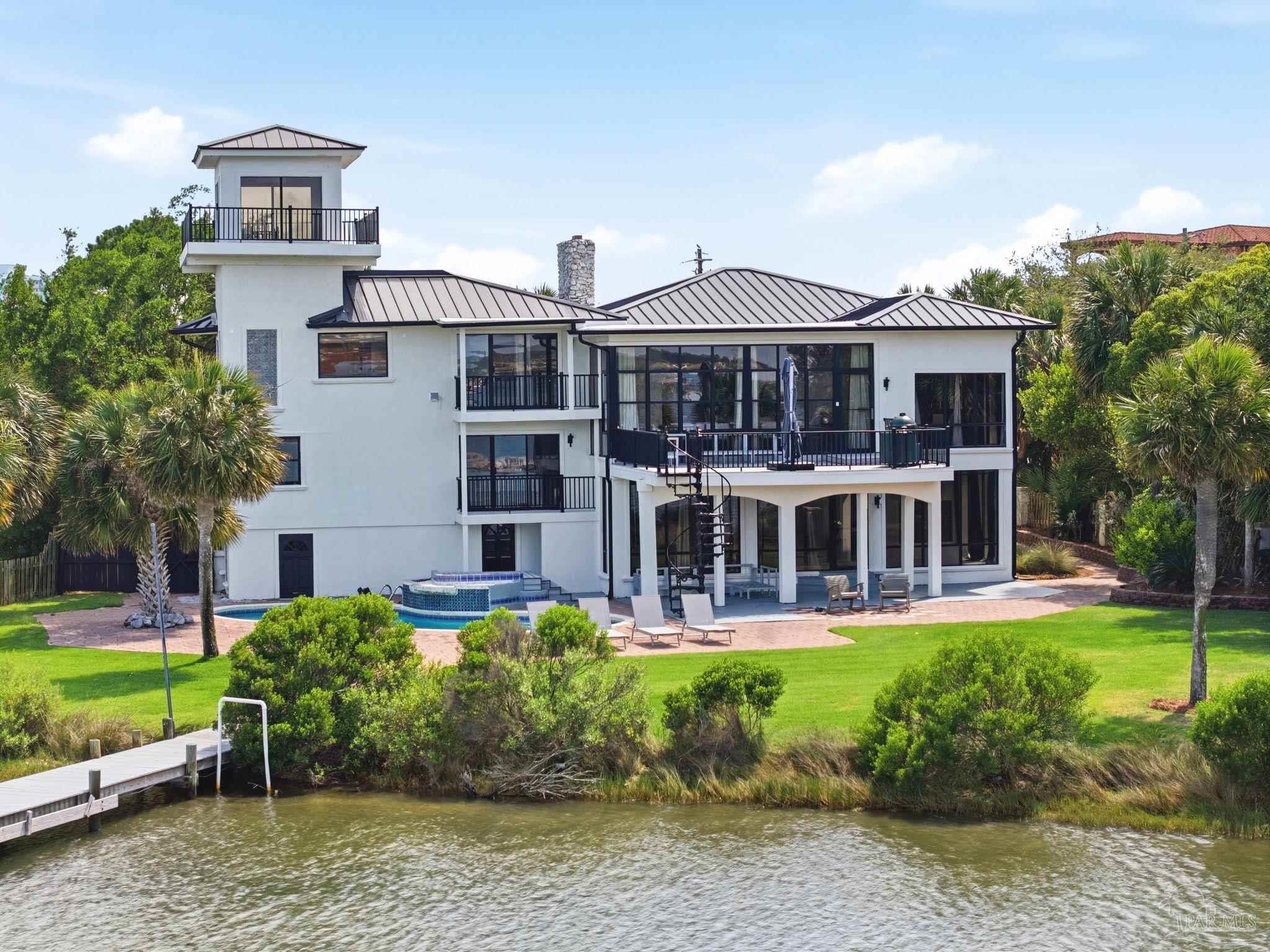 112 Matamoros Dr