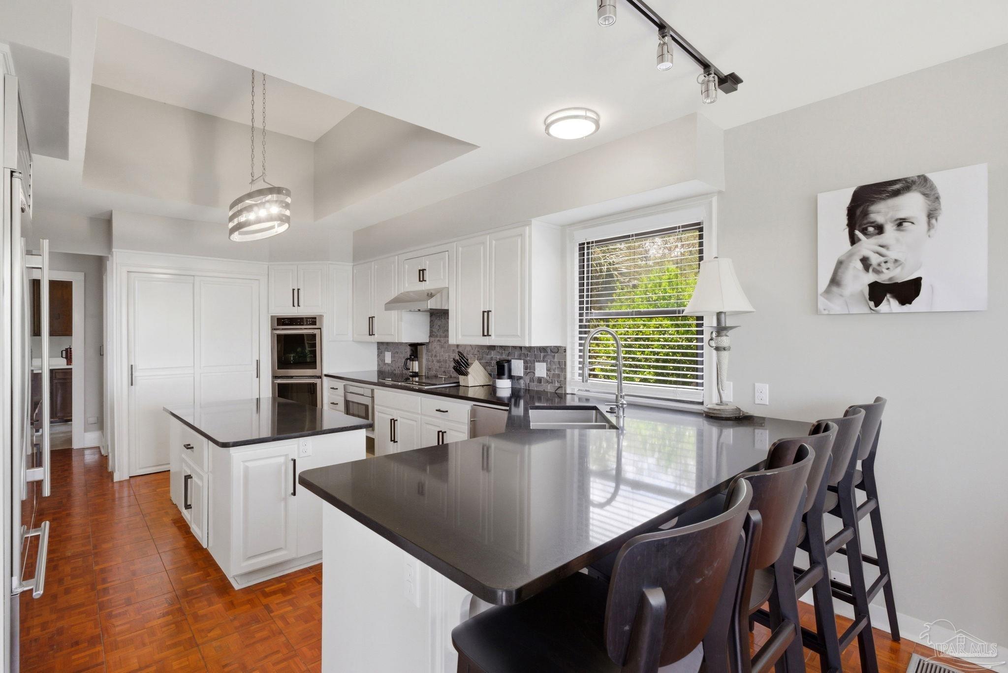 112 Matamoros Dr