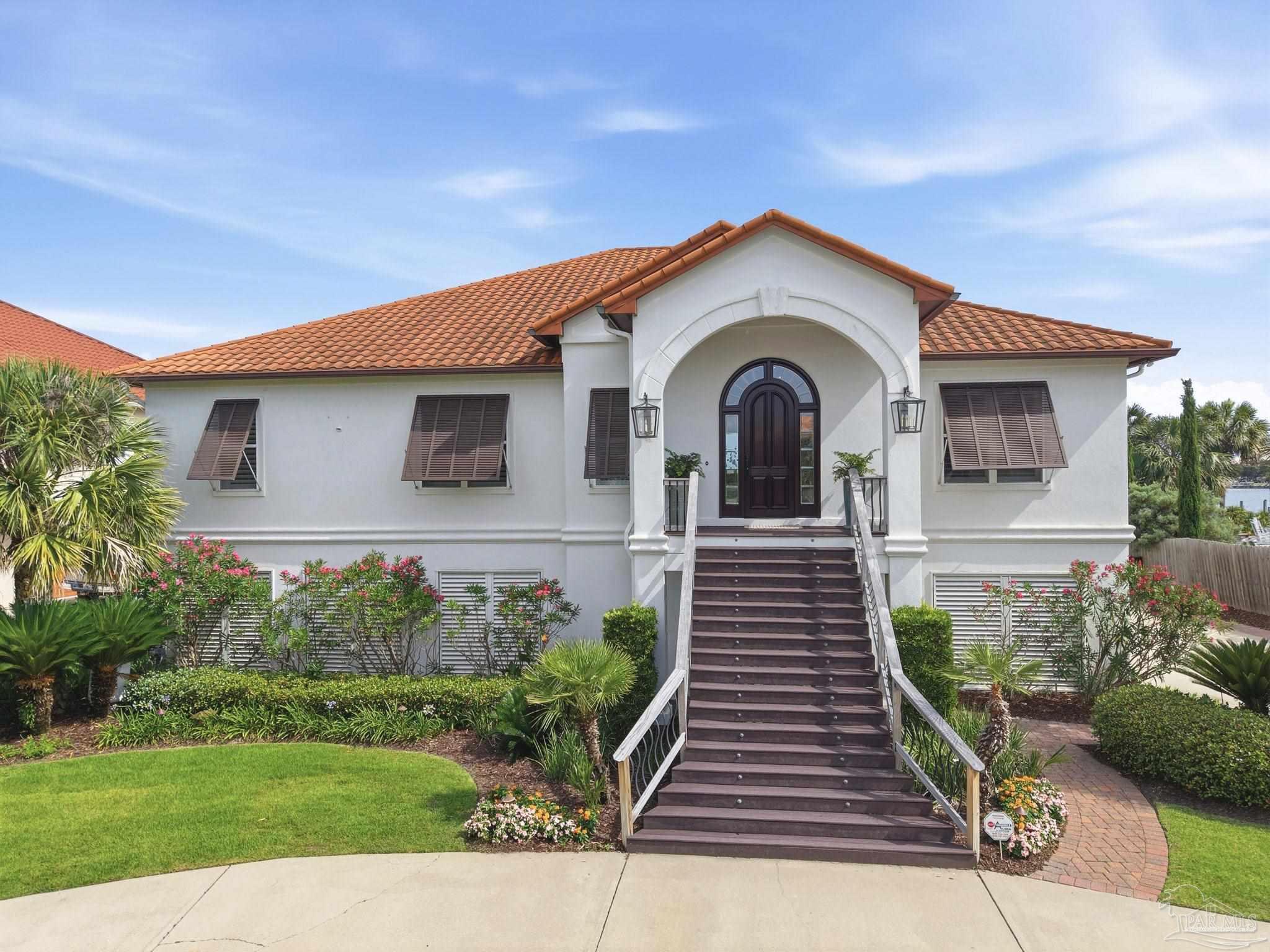 214 Sabine Dr