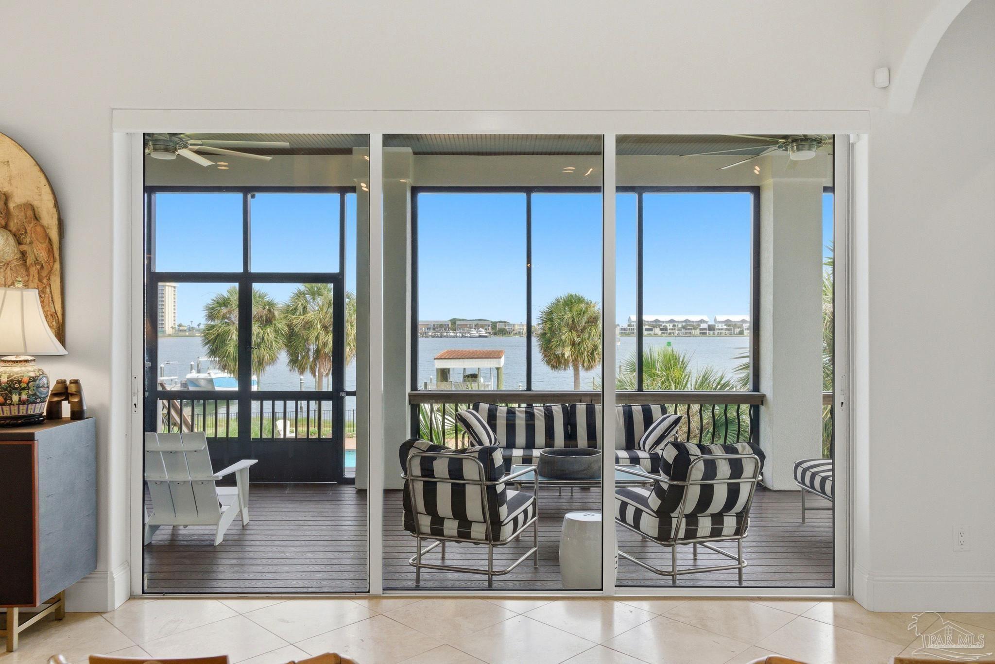 214 Sabine Dr