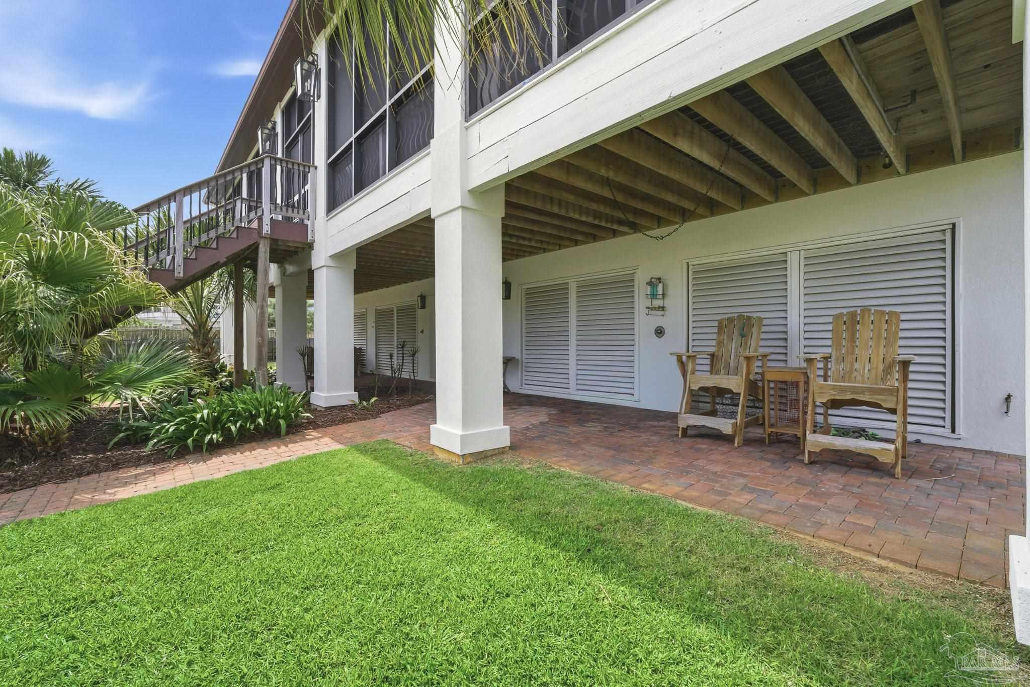 214 Sabine Dr