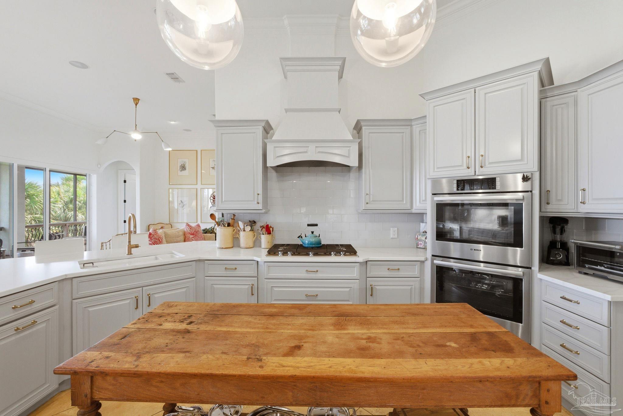 214 Sabine Dr
