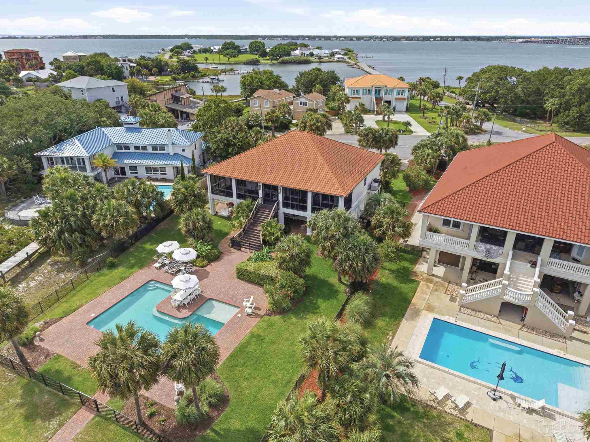 214 Sabine Dr