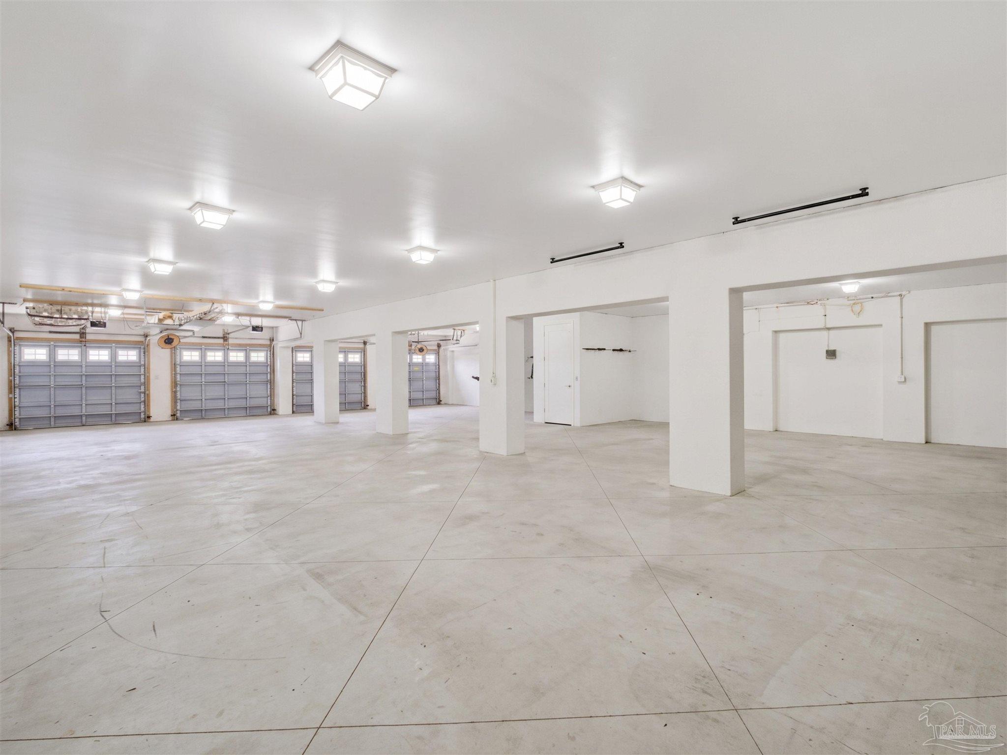 214 Sabine Dr