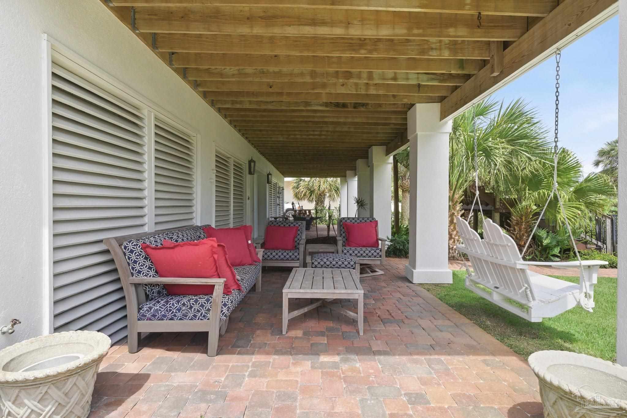 214 Sabine Dr