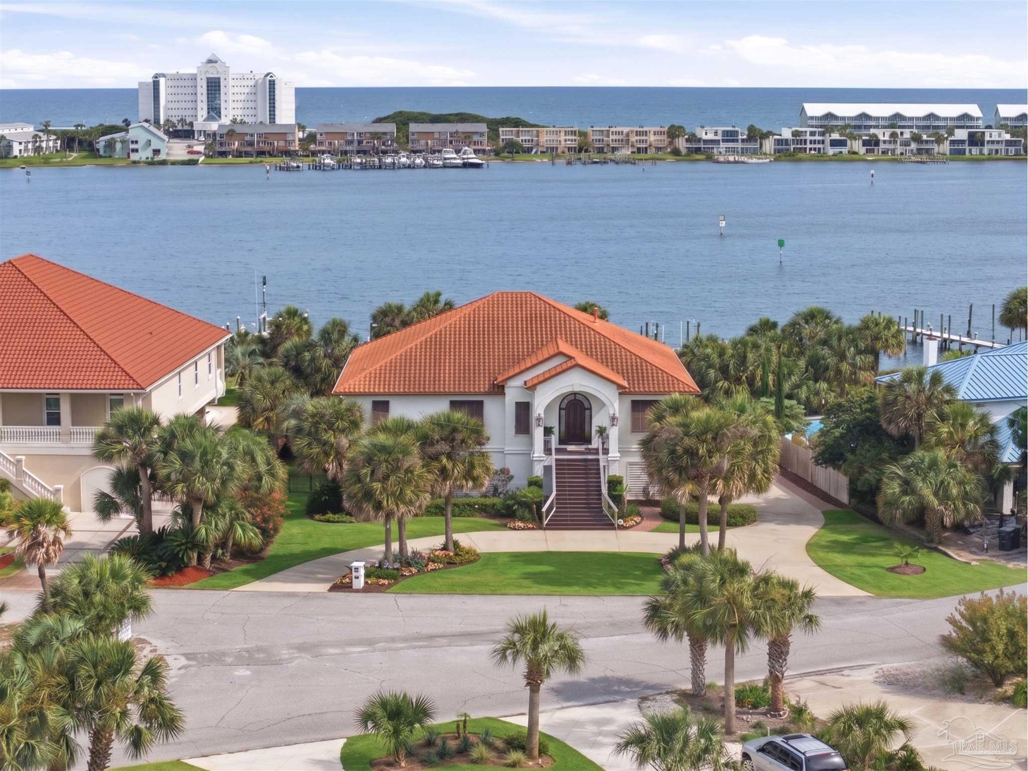 214 Sabine Dr
