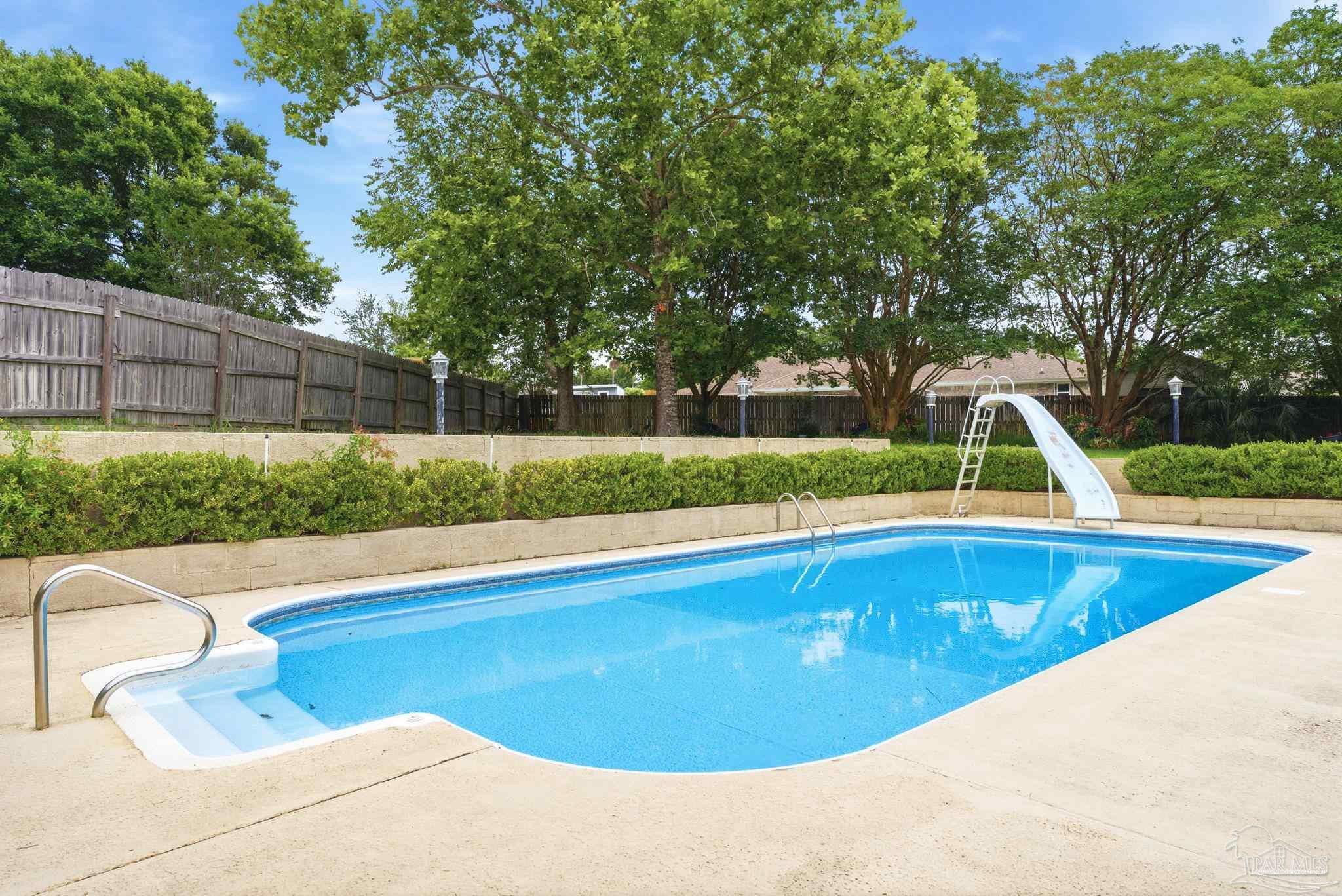 702 Southern Ct