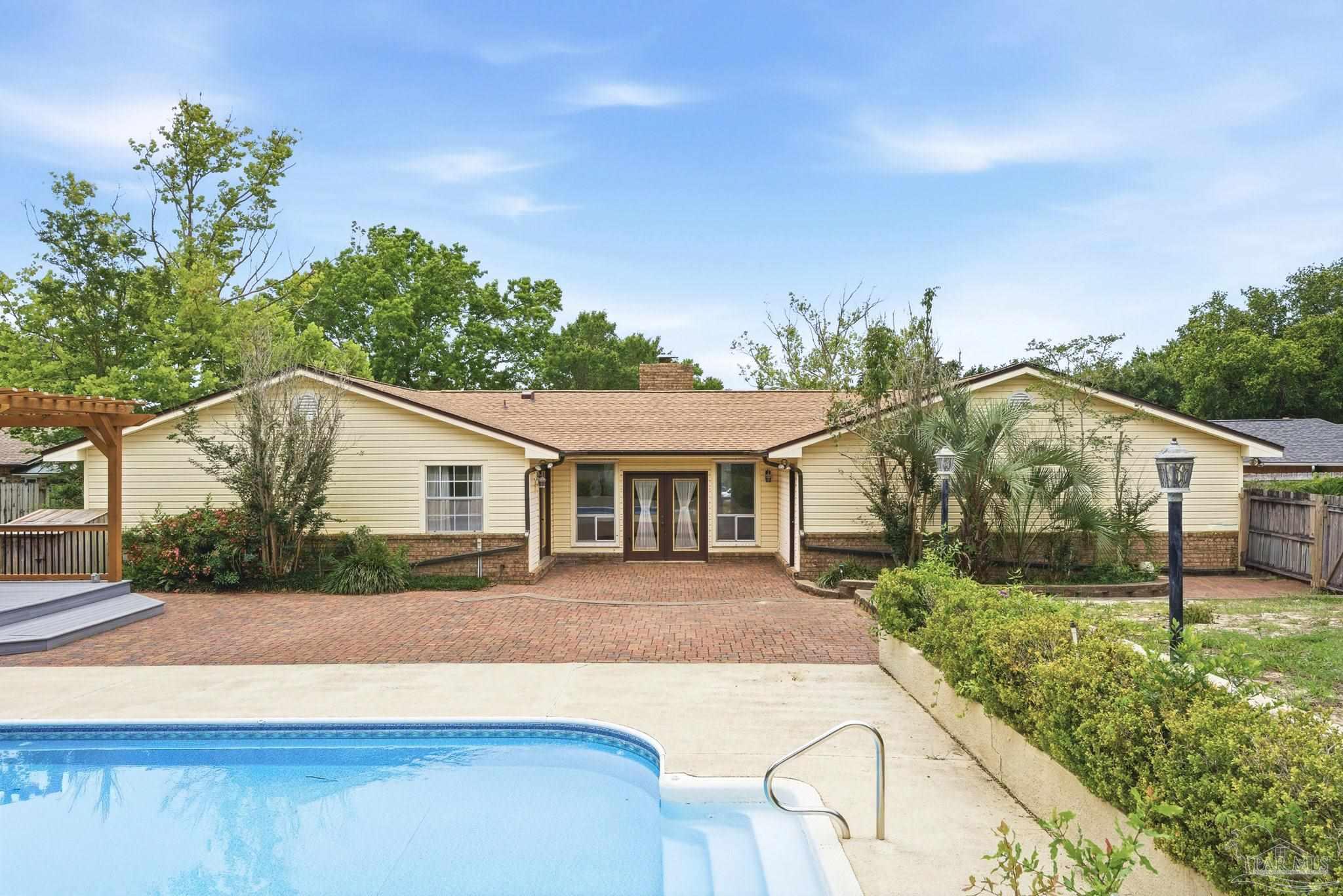 702 Southern Ct